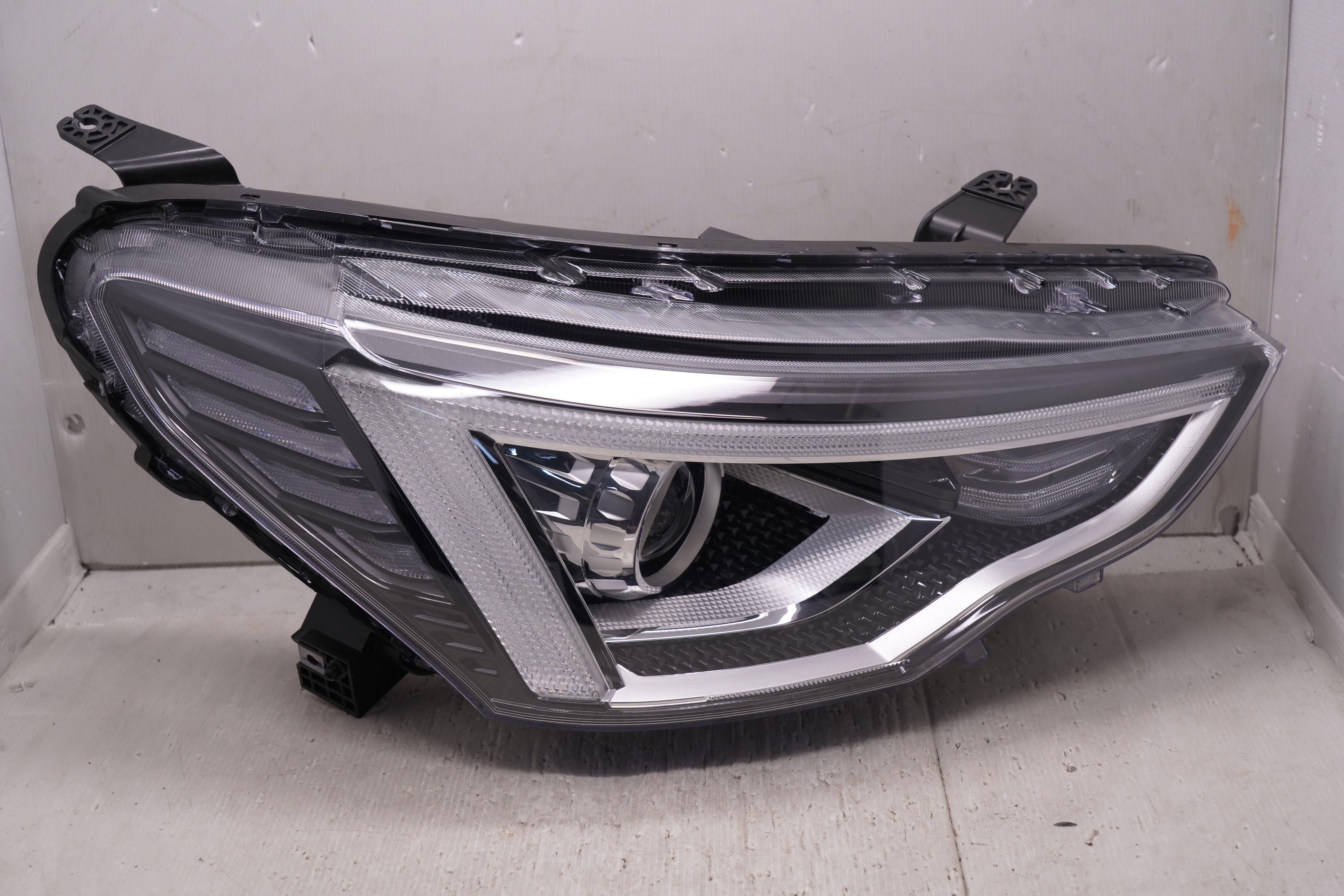 GREAT WALL HAVAL JOLION 2021-2023 HALOGEN R.H.S HEADLIGHT GENUINE