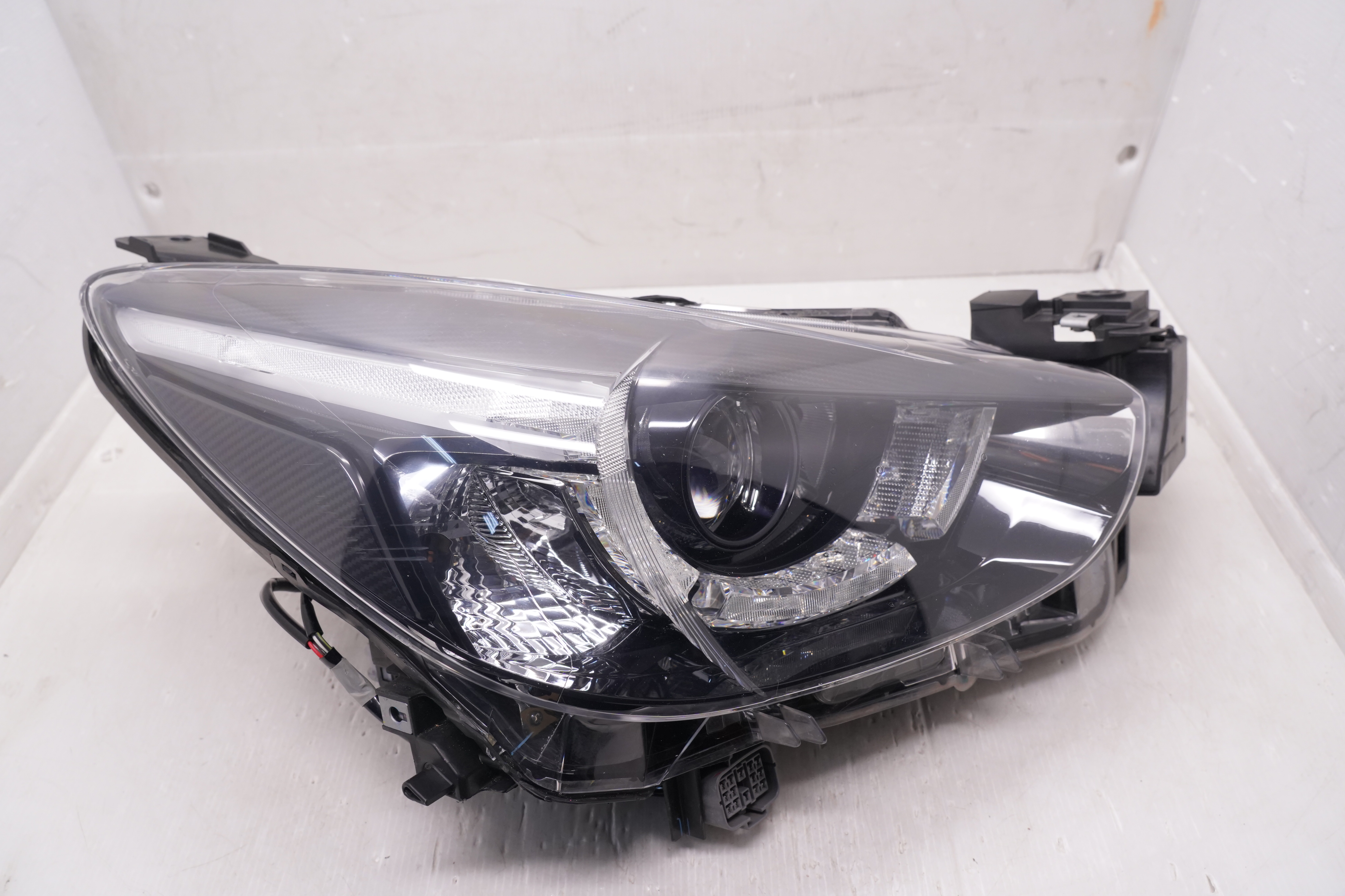 MAZDA 2 2014-2019 LED R.H.S HEADLIGHT GENUINE