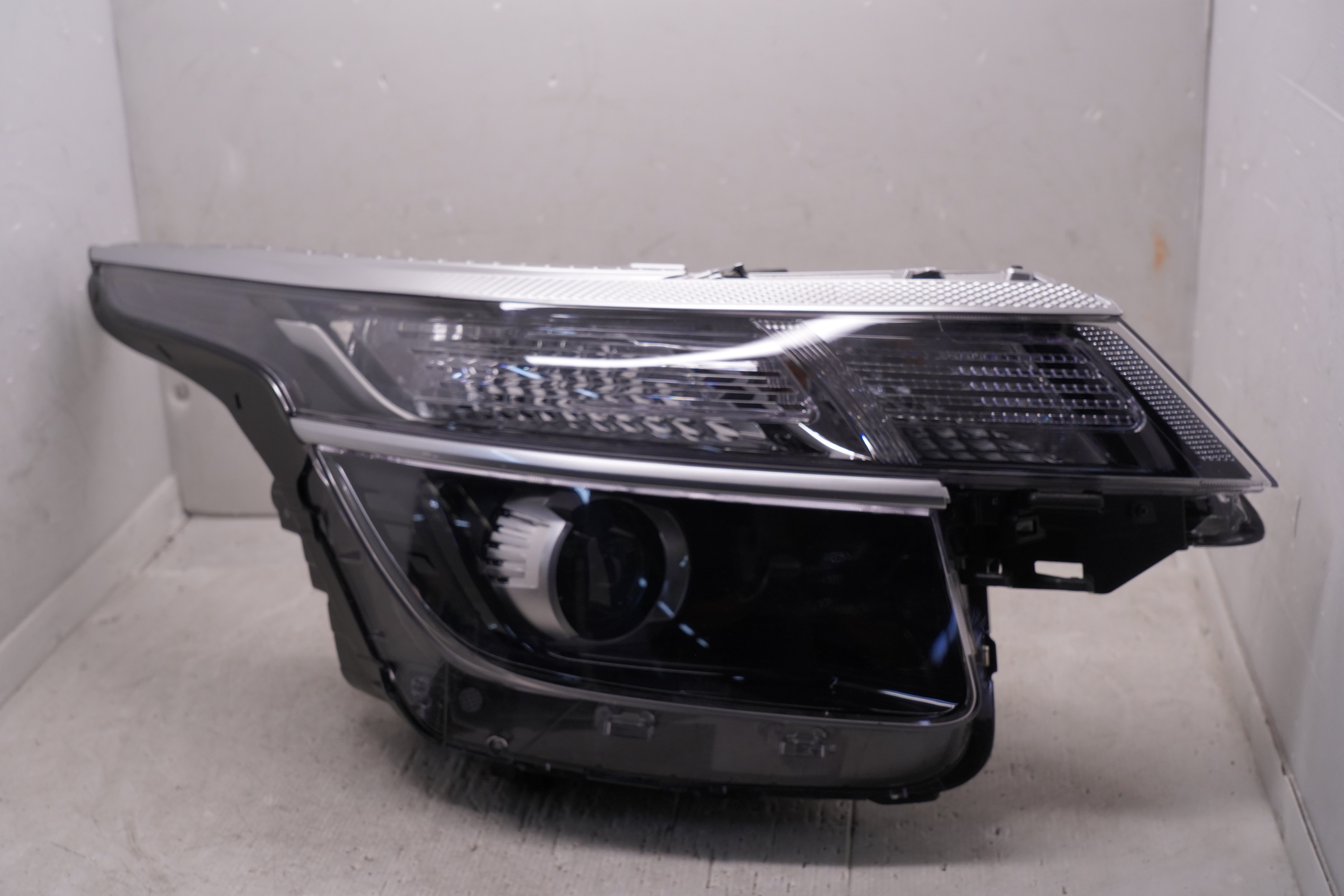 KIA SELTOS 2020-2022 HALOGEN R.H.S HEADLIGHT GENUINE