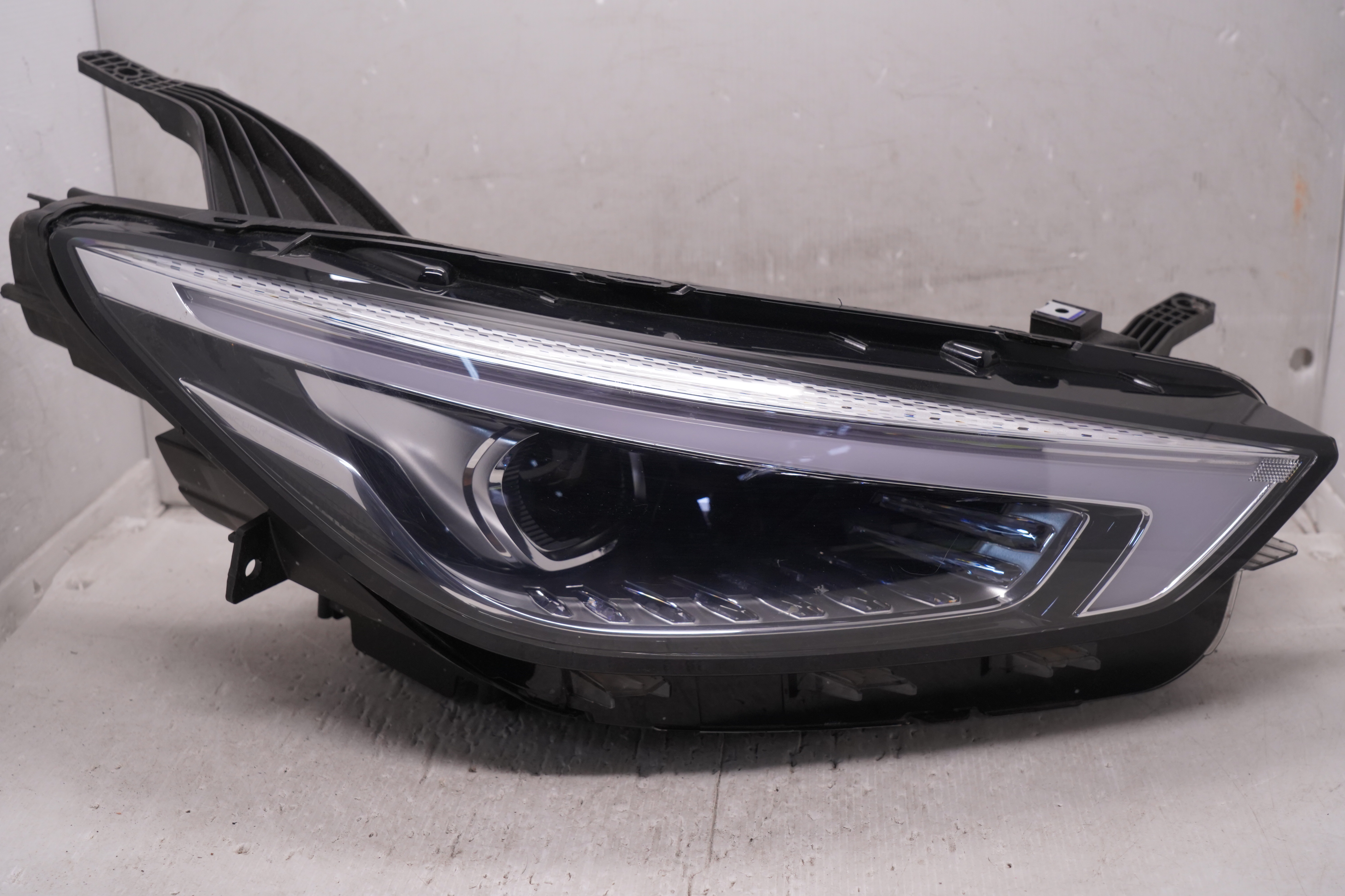 MG ZST 2021-2023 LED R.H.S HEADLIGHT GENUINE