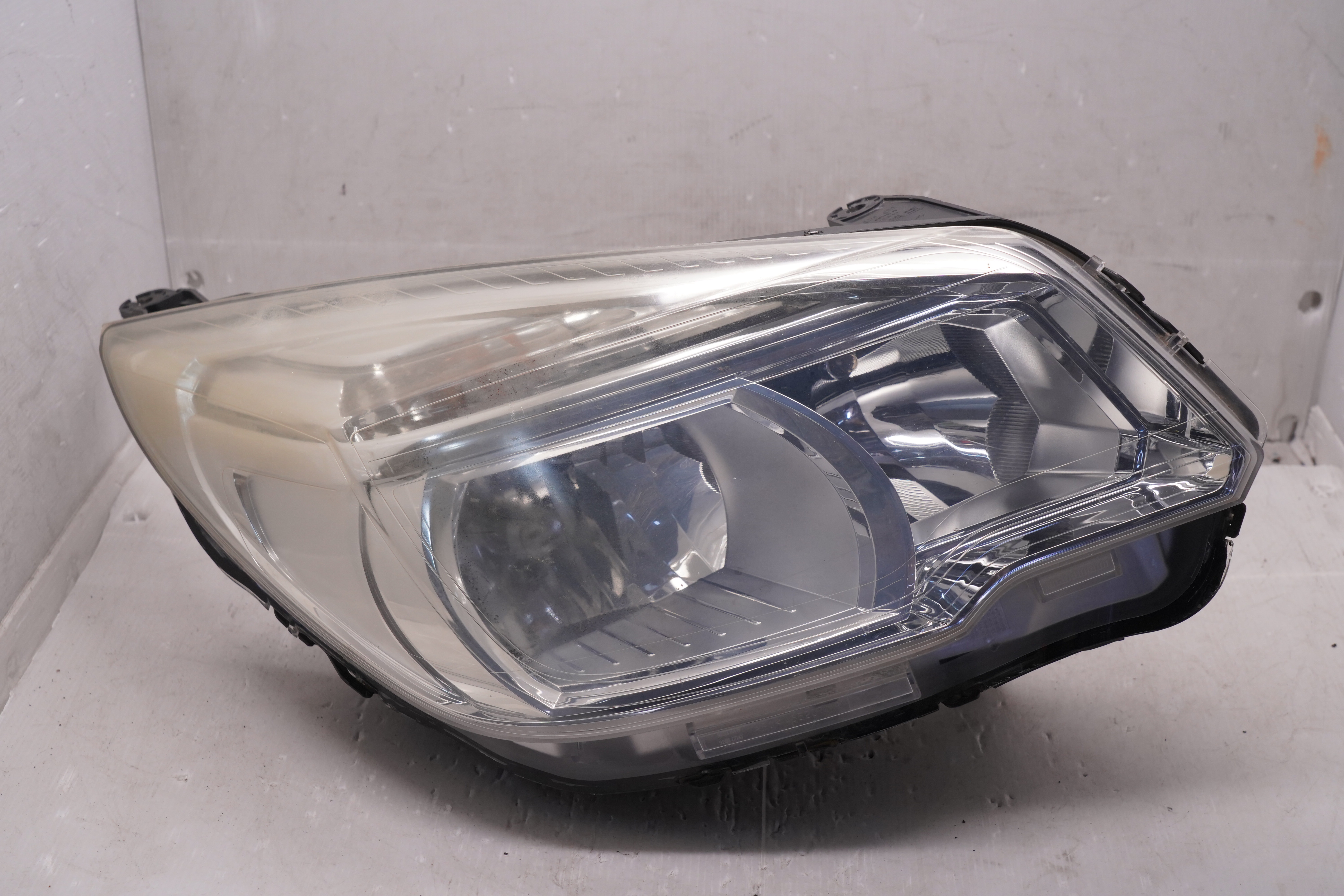 HOLDEN COLORADO 2012-2015 HALOGEN R.H.S HEADLIGHT GENUINE