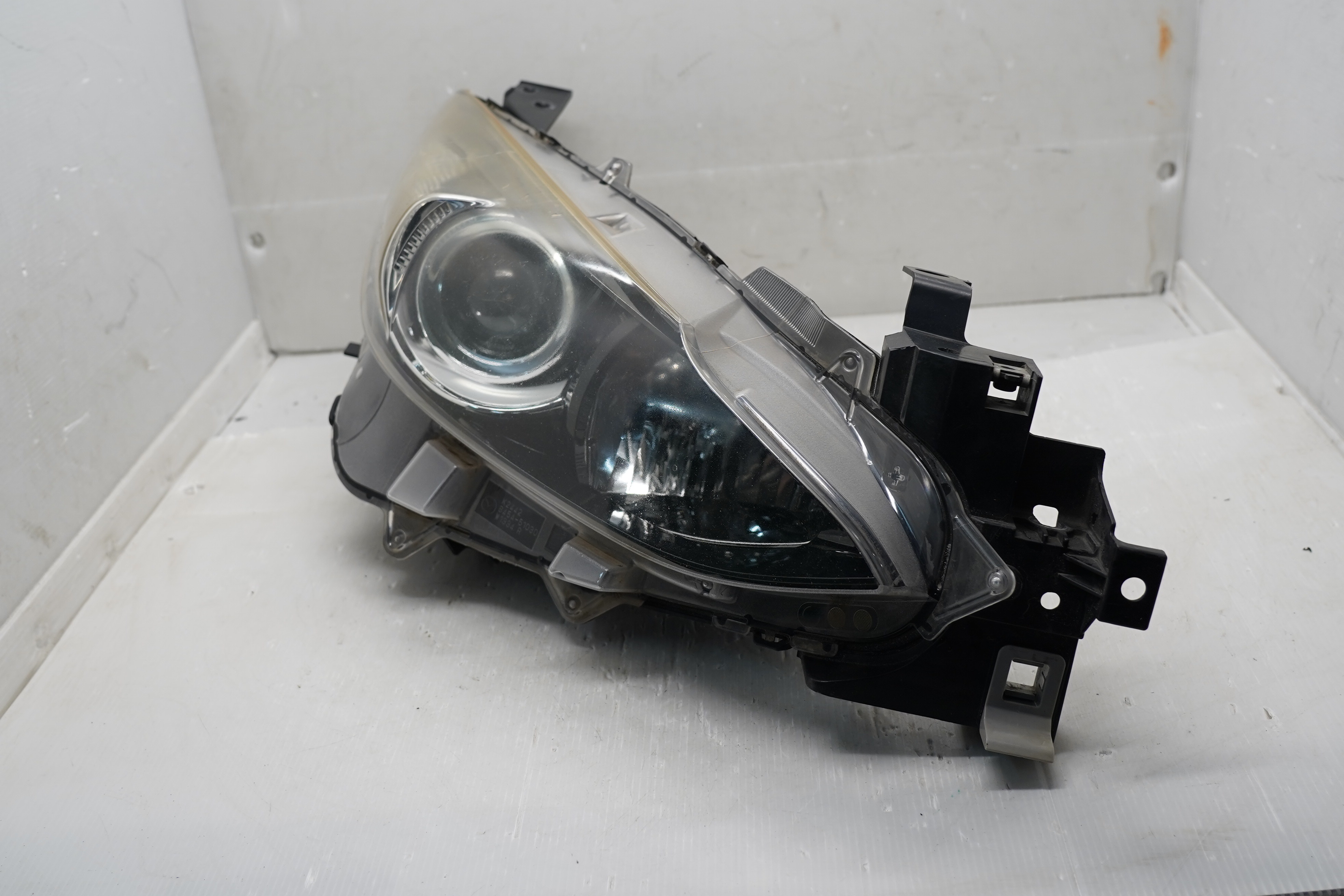MAZDA 3 2014-2016 HALOGEN R.H.S HEADLIGHT GENUINE