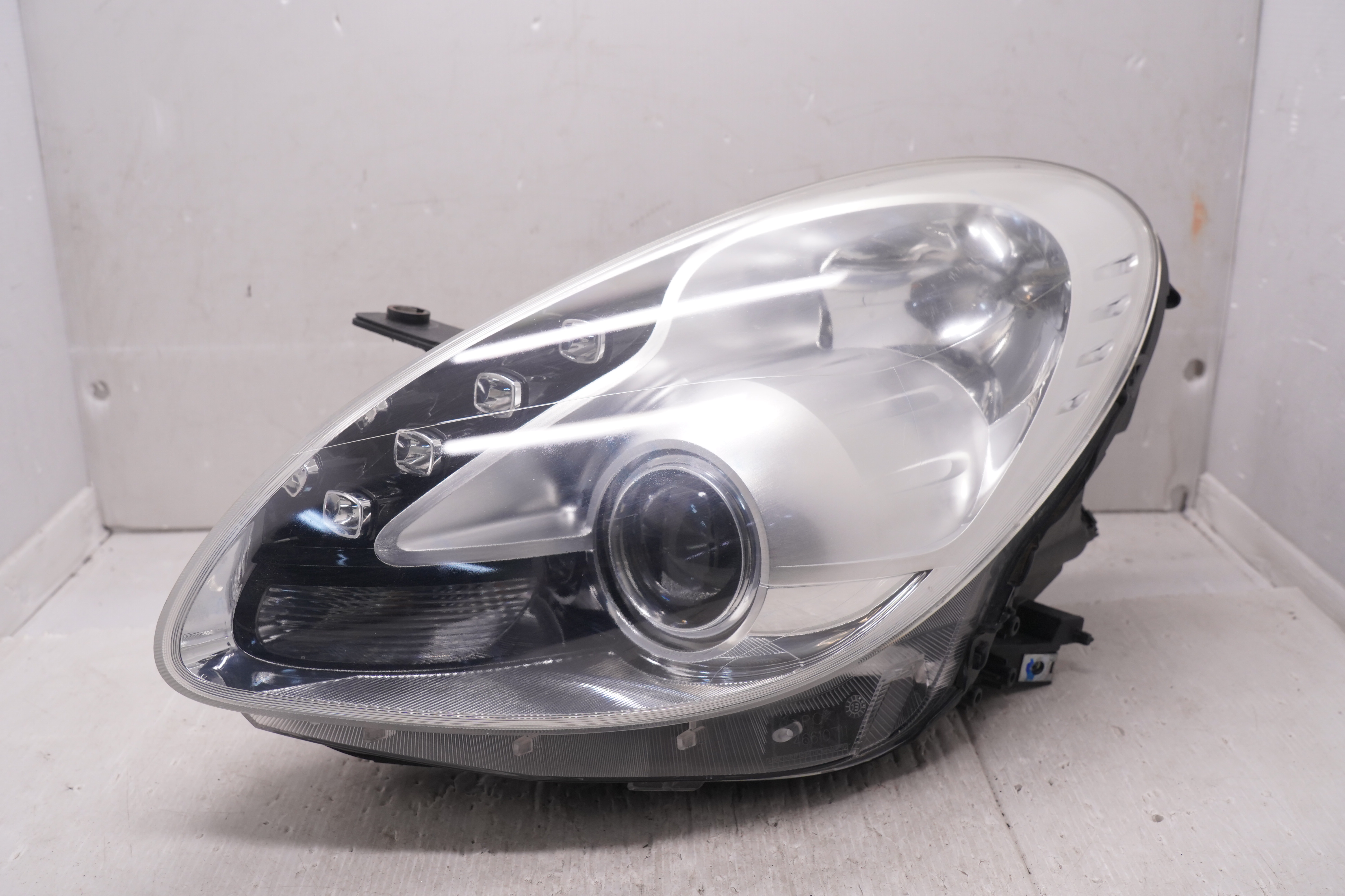 Alfa Romeo Giulietta 2010-2020 L.H.S HEADLIGHT GENUINE
