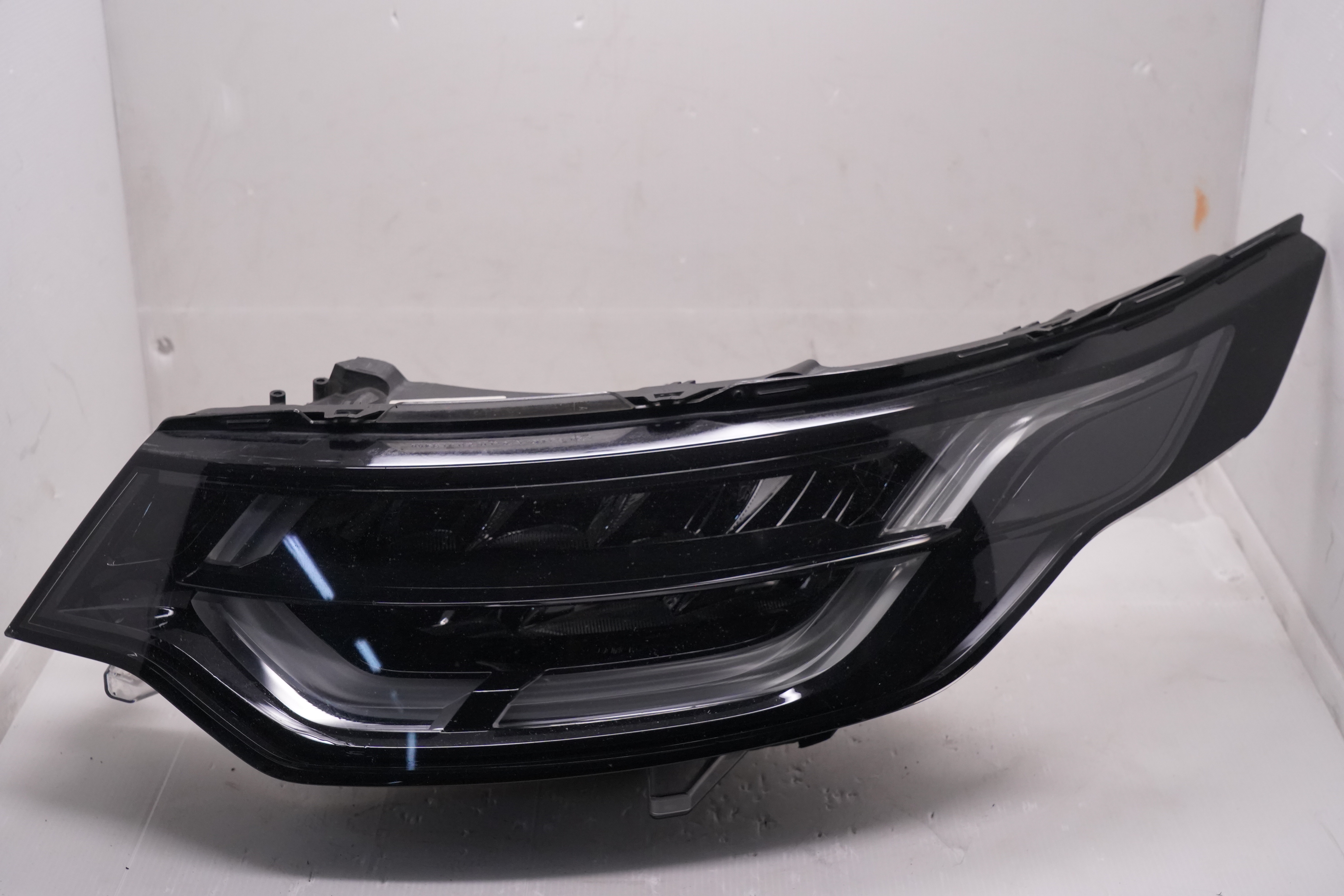 LAND ROVER DISCOVERY 5 2017-2020 R.H.S HEADLIGHT GENUINE