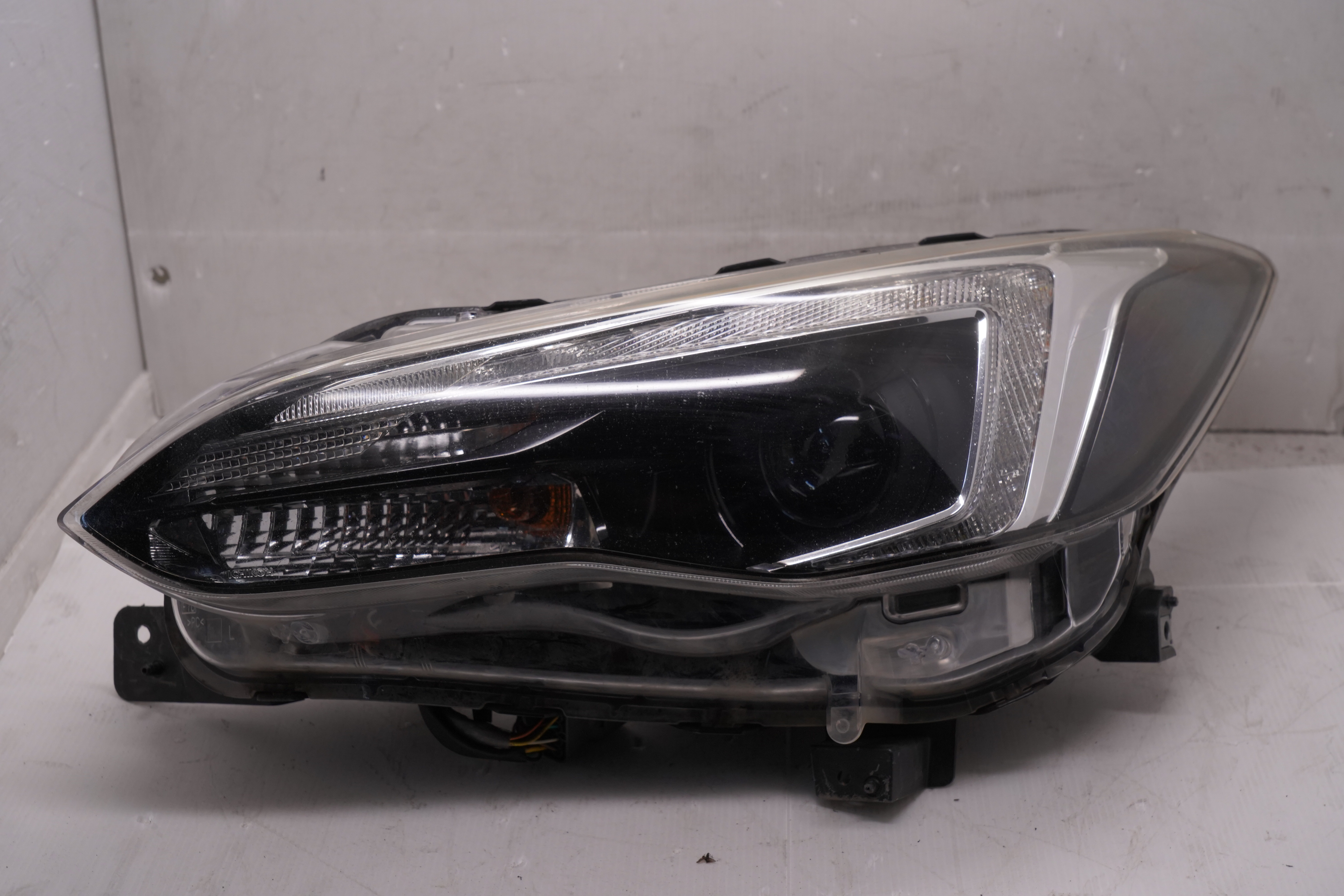 SUBARU XV/IMPREZA 2020-2023 LENS LED L.H.S HEADLIGHT GENUINE