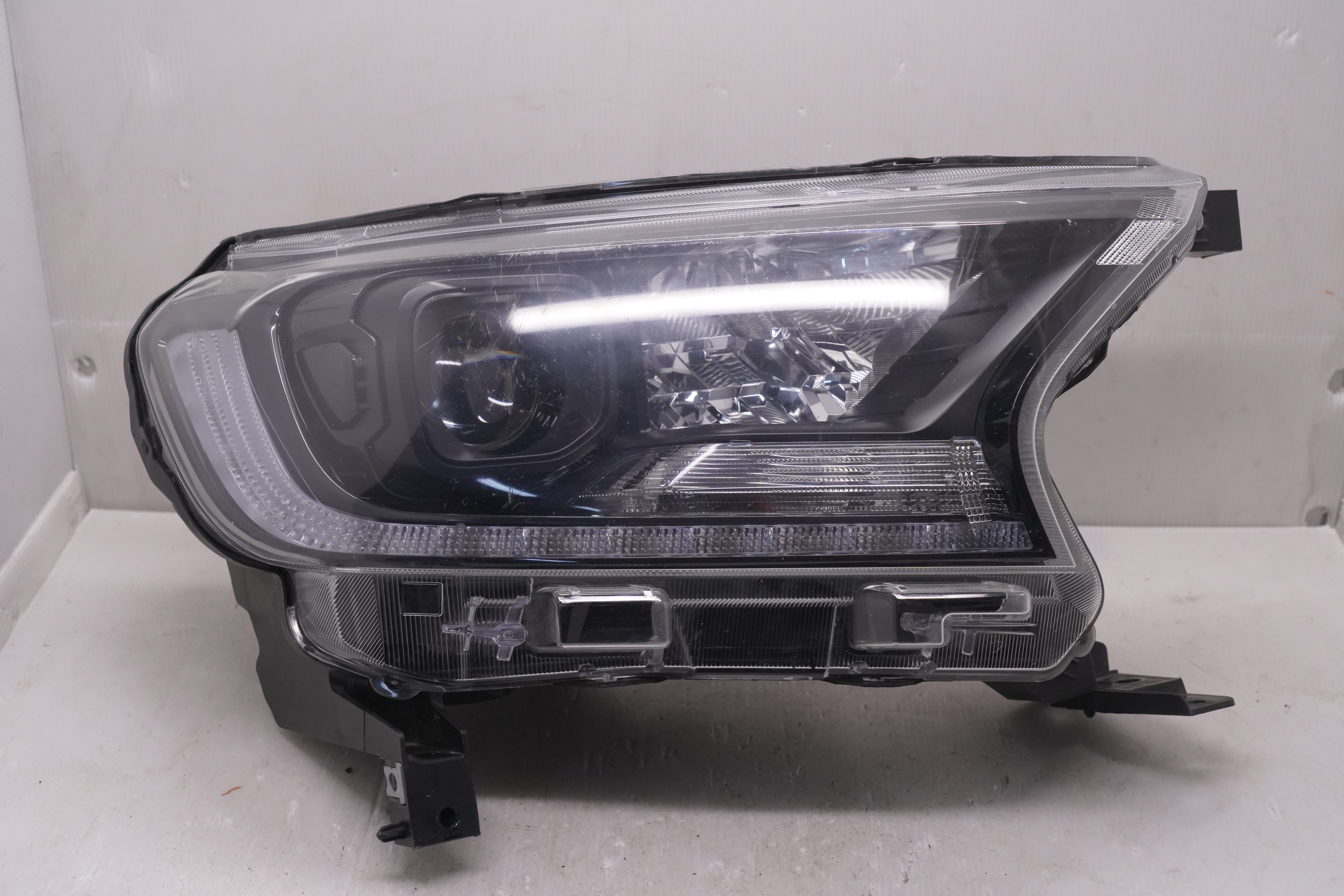 FORD EVEREST RANGER 2020-2021 LED R.H.S HEADLIGHT GENUINE