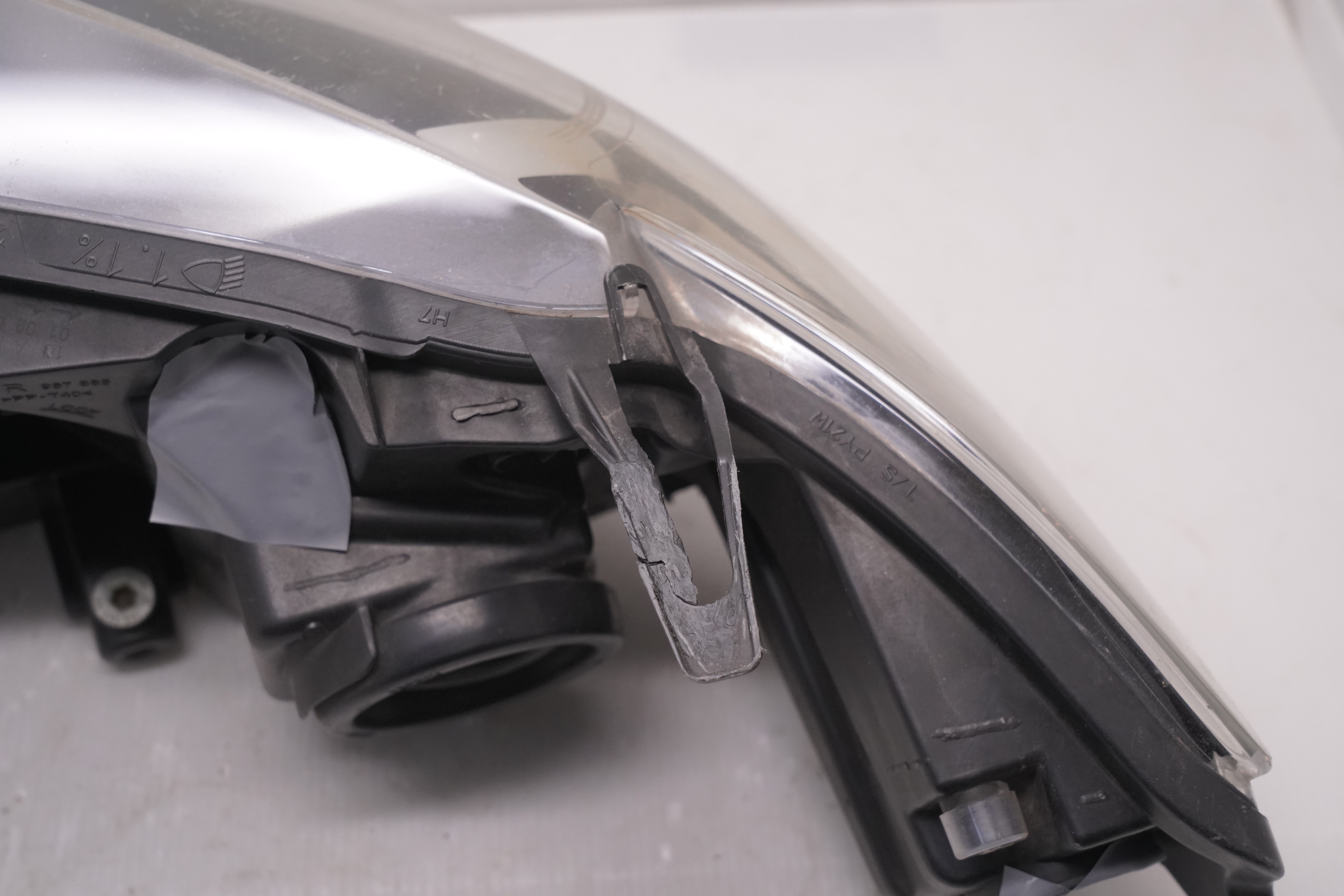 FORD FALCON XR6 FG 2012-2014 HALOGEN R.H.S HEADLIGHT GENUINE