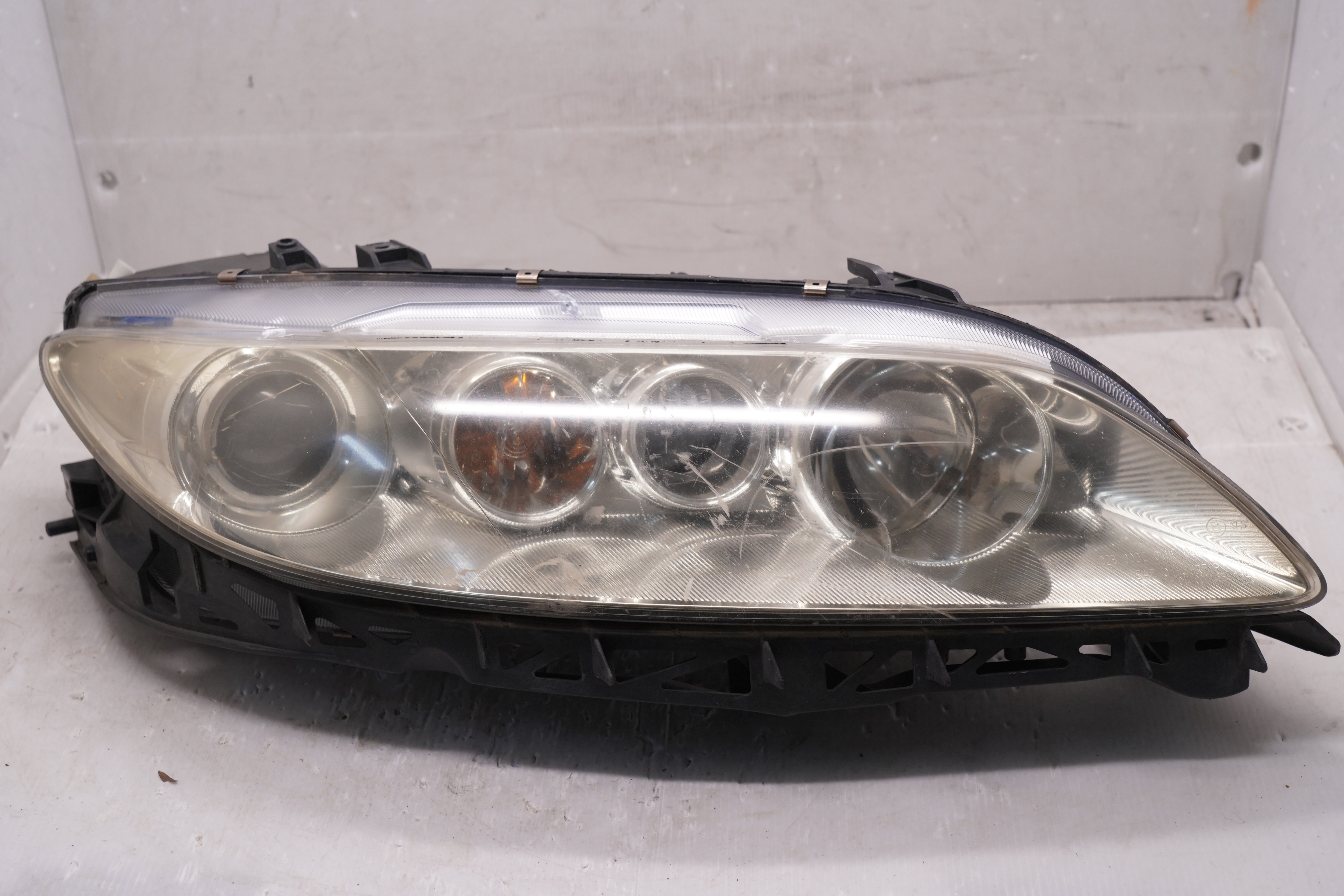 MAZDA 6 GG 2002-2007 R.H.S HEADLIGHT GENUINE
