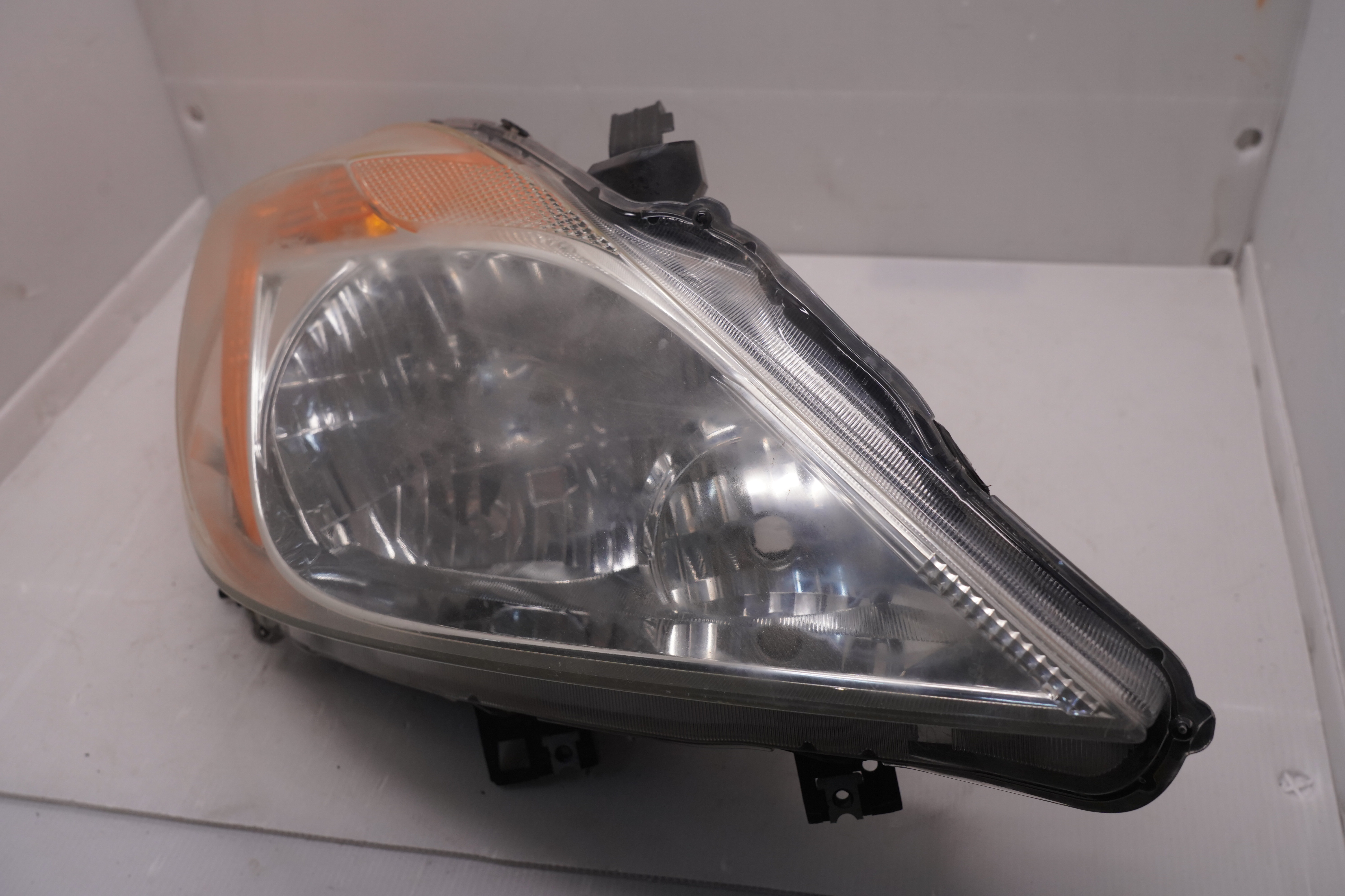 MAZDA BT-50 2012-2015 R.H.S HEADLIGHT GENUINE