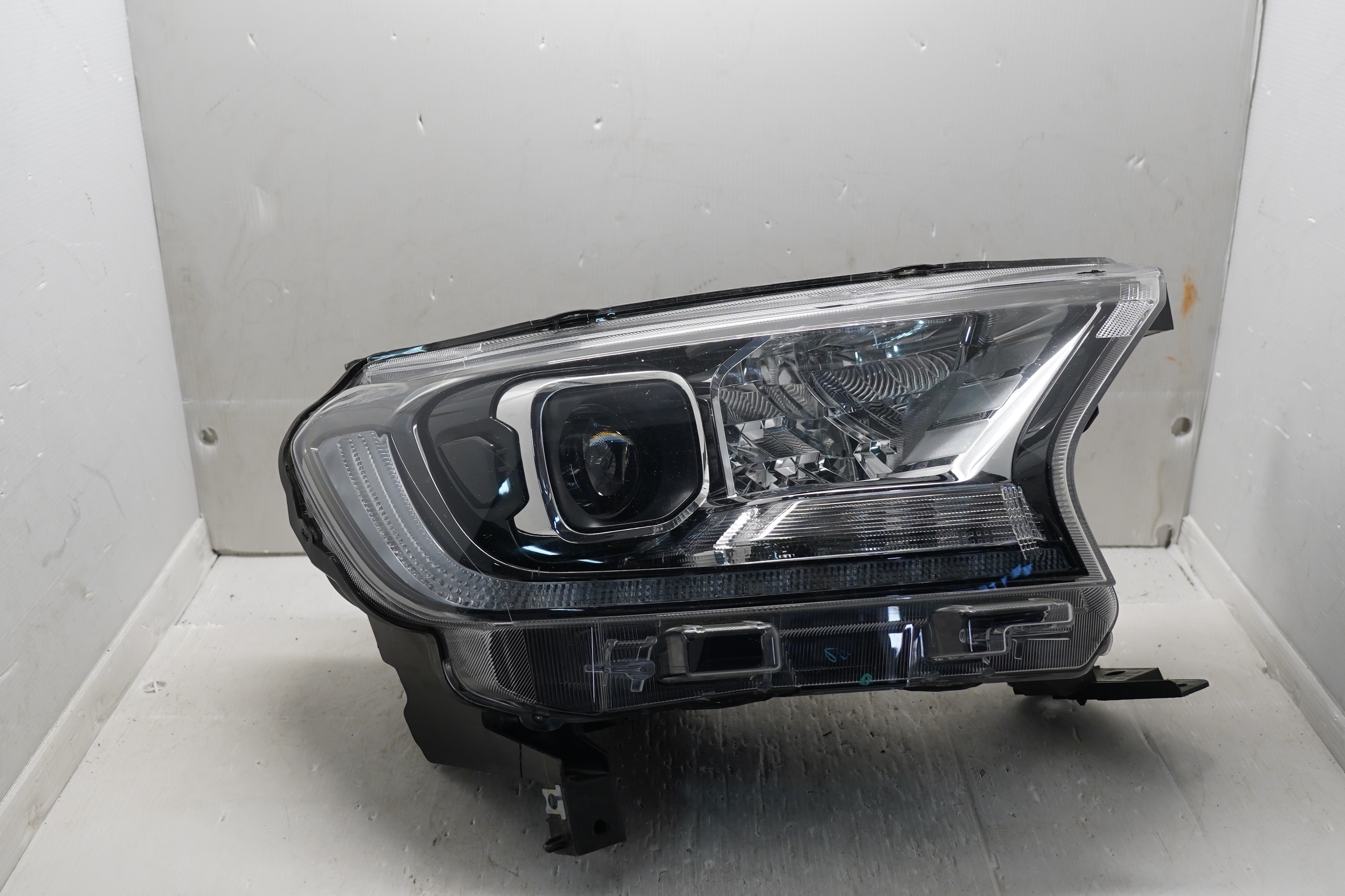 FORD EVEREST RANGER 2020-2021 LED R.H.S HEADLIGHT GENUINE