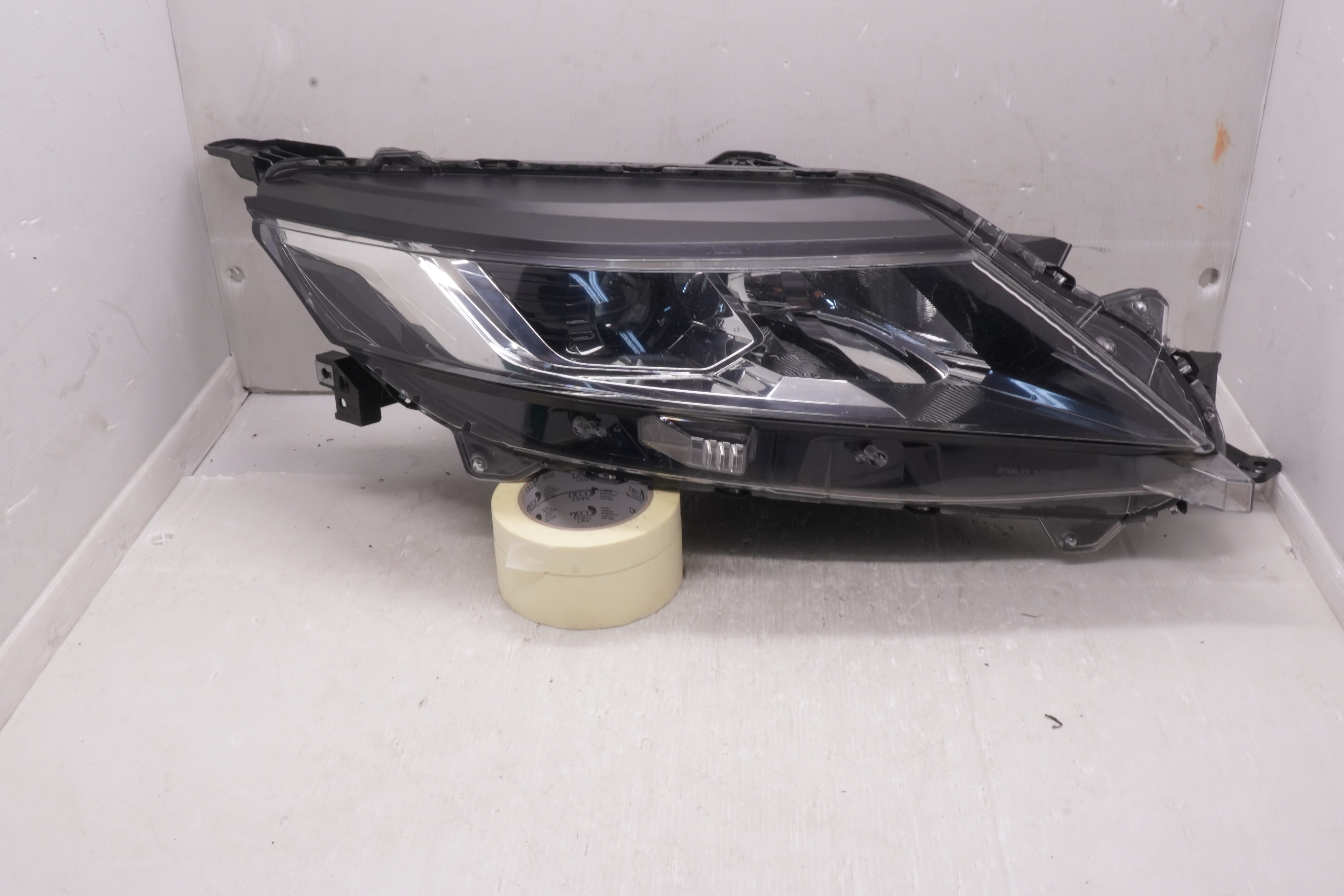 MITSUBUSHI TRITON L200 2019-2023 HALOGEN R.H.S HEADLIGHT GENUINE