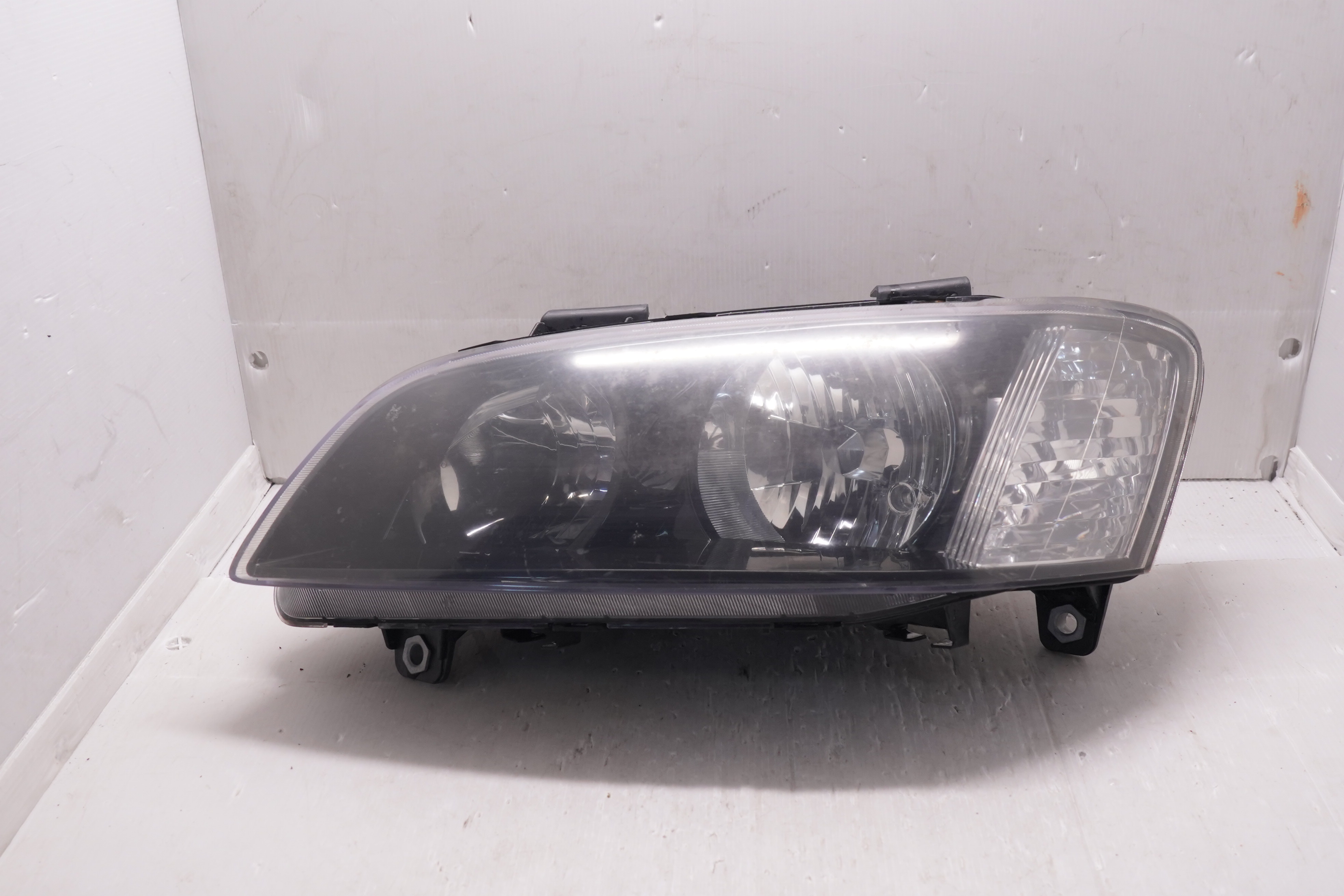 FIT FOR HOLDEN COMMODORE SV6 VE 2007-2010 HALOGEN L.H.S HEADLIGHT