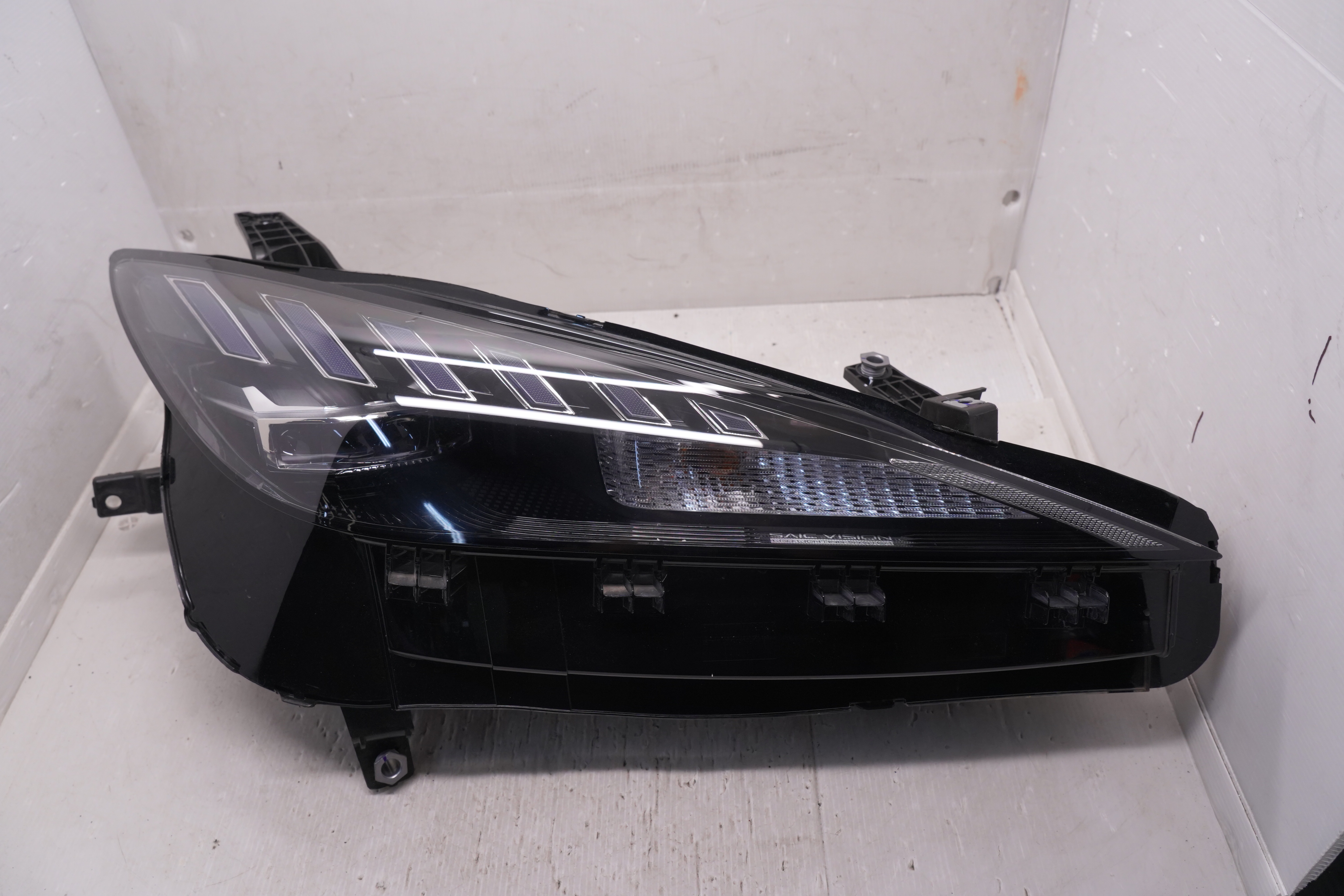 MG MG4 2022-2024 R.H.S HEADLIGHT GENUINE