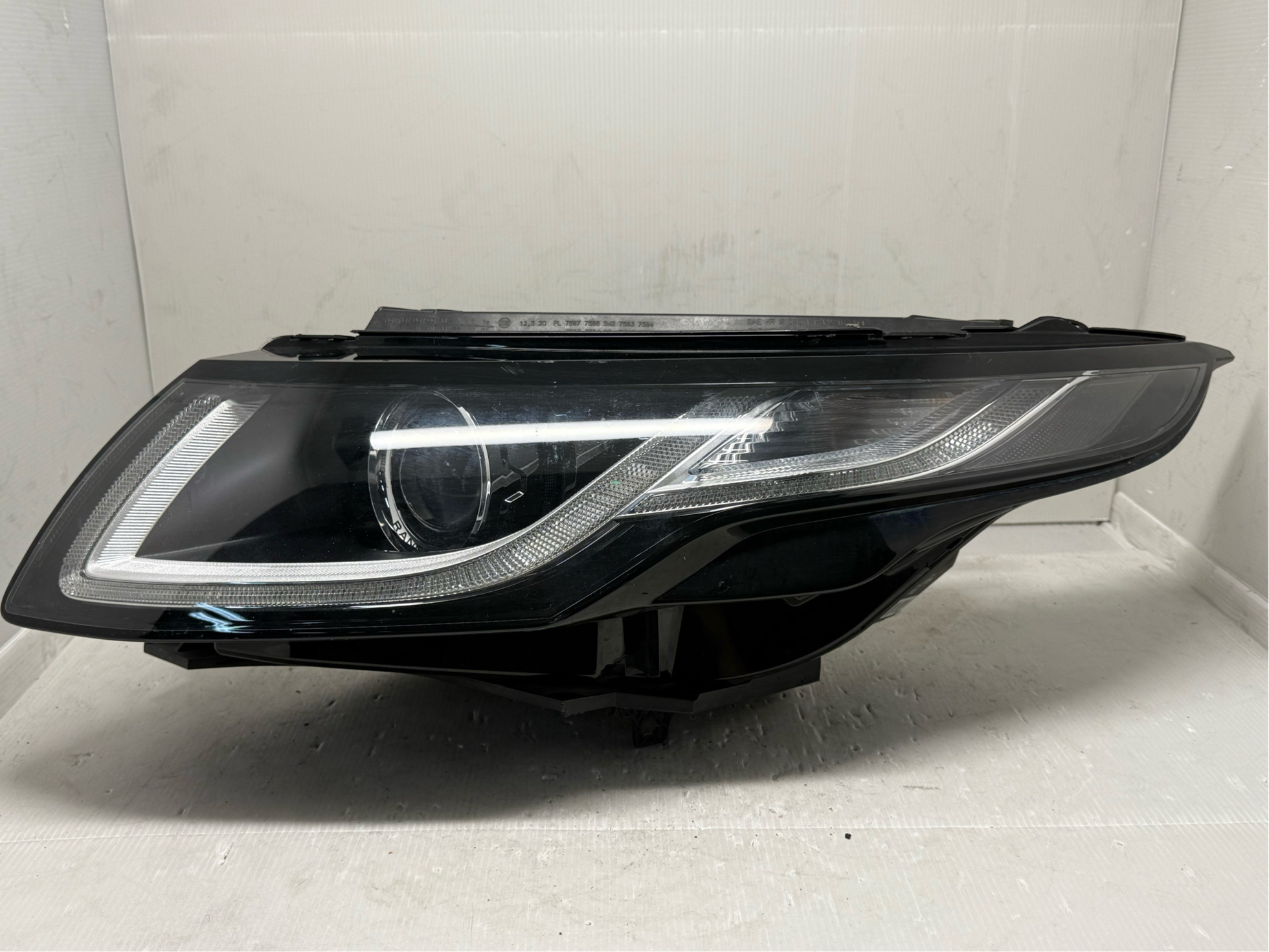LAND ROVER RANGE ROVER EVOQUE 2016-2018 XENON L.H.S HEADLIGHT GENUINE