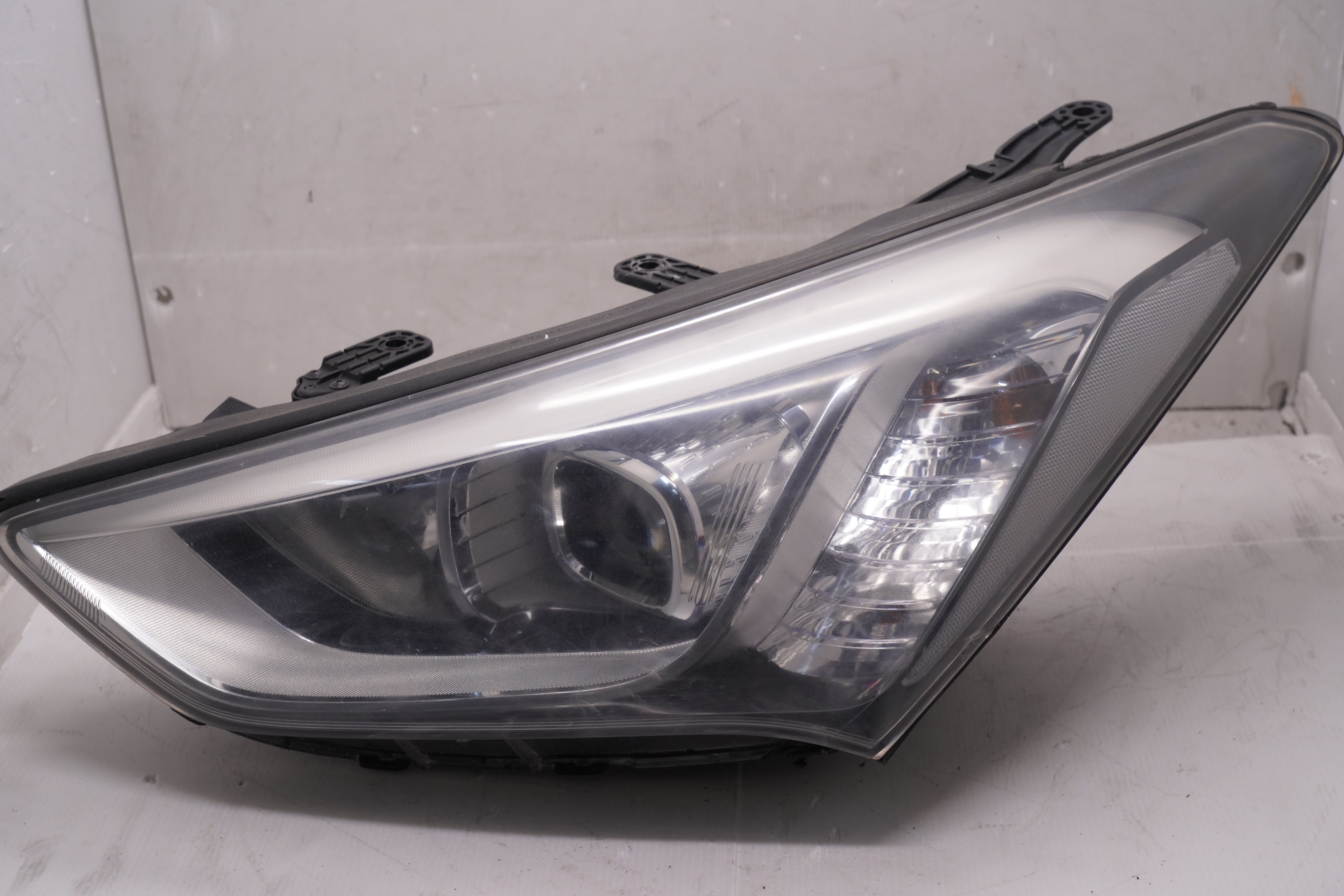 HYUNDAI SANTA FE DM 2013-2015 LENS HALOGEN R.H.S HEADLIGHT GENUINE