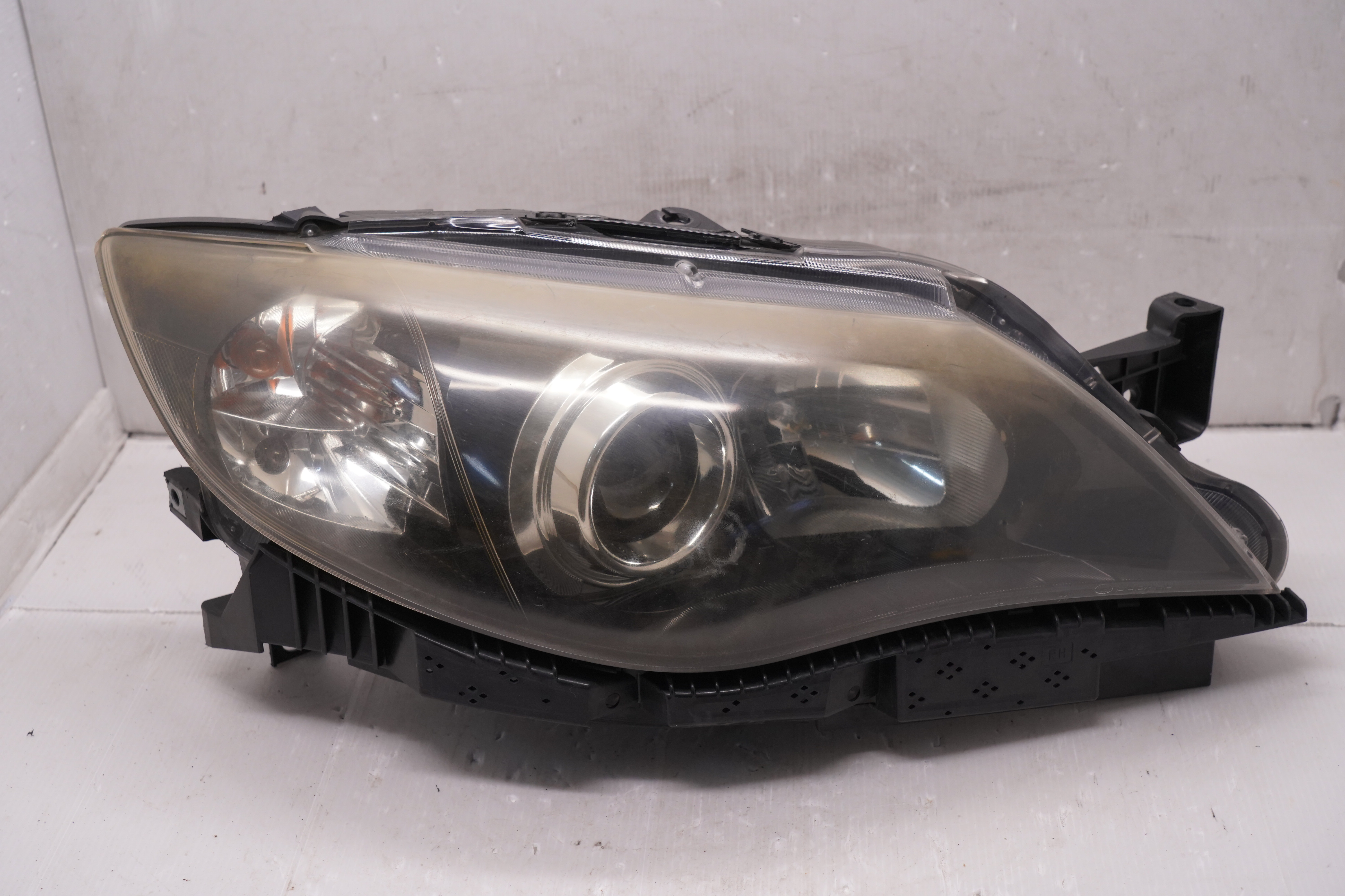 SUBARU IMPREZA 2008-2011 LENS HALOGEN R.H.S HEADLIGHT GENUINE