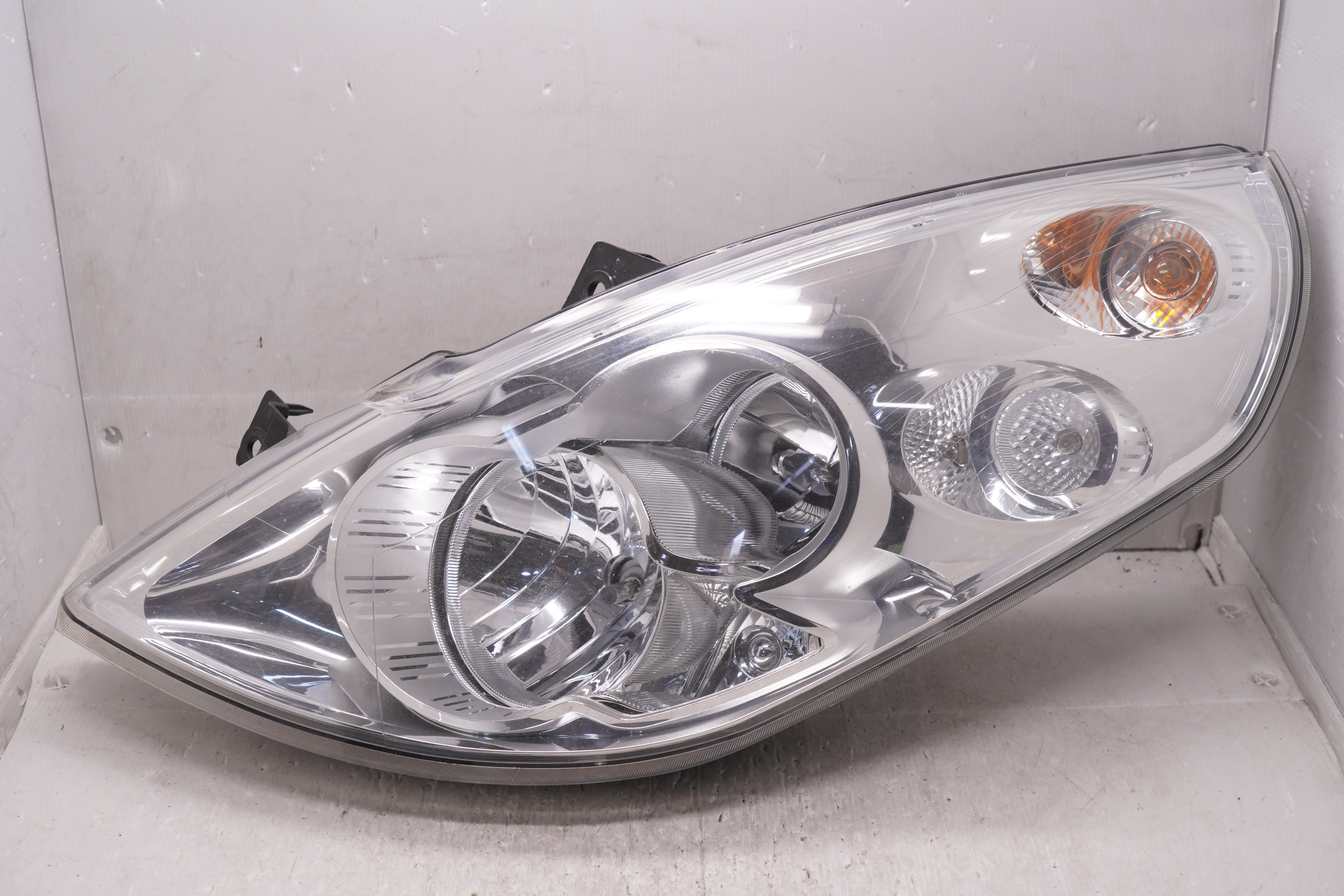 RENAULT MASTER 2010-2018 HALOGEN L.H.S HEADLIGHT GENUINE
