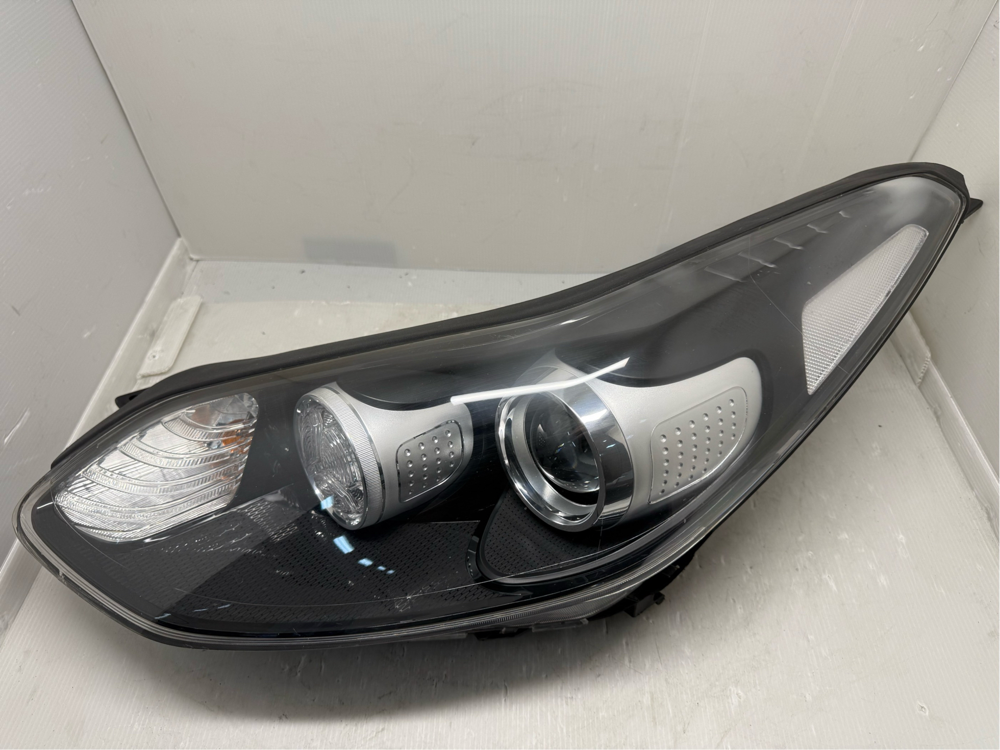 KIA SPORTAGE 2016-2021 XENON L.H.S HEADLIGHT GENUINE