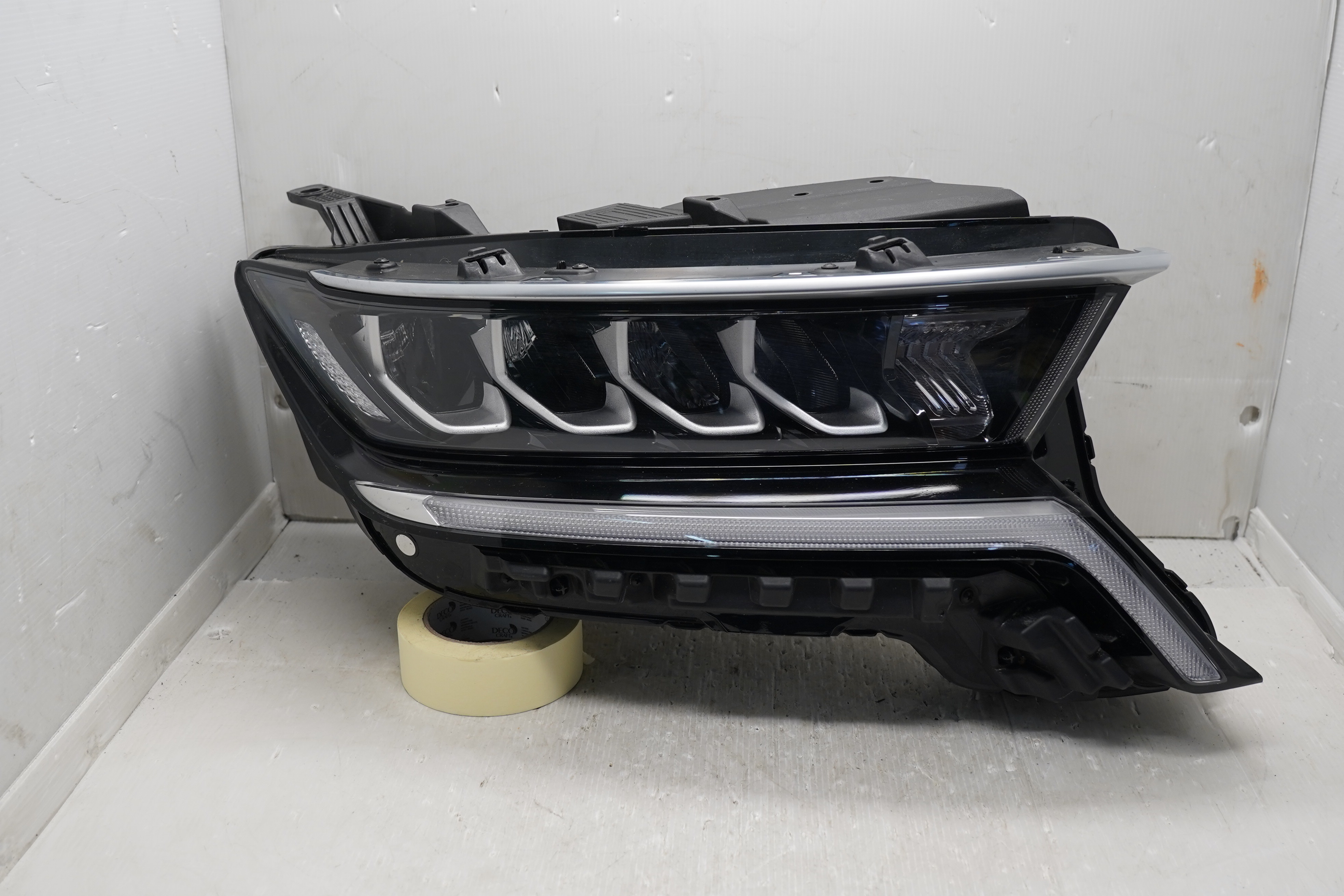 KIA SORENTO 2021-2023 LED R.H.S HEADLIGHT GENUINE