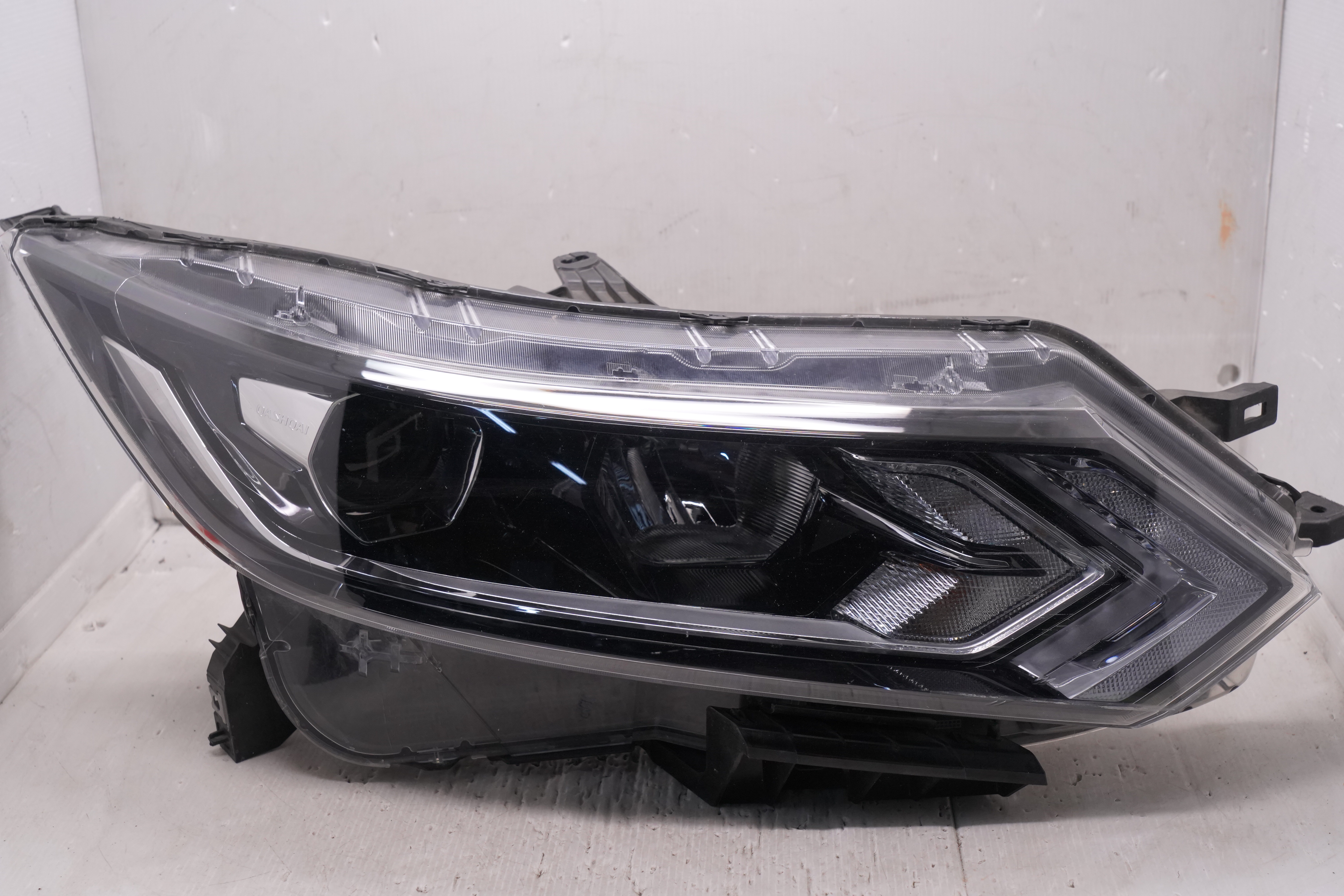 NISSAN QASHQAI J11 2017-2020 HALOGEN R.H.S HEADLIGHT GENUINE