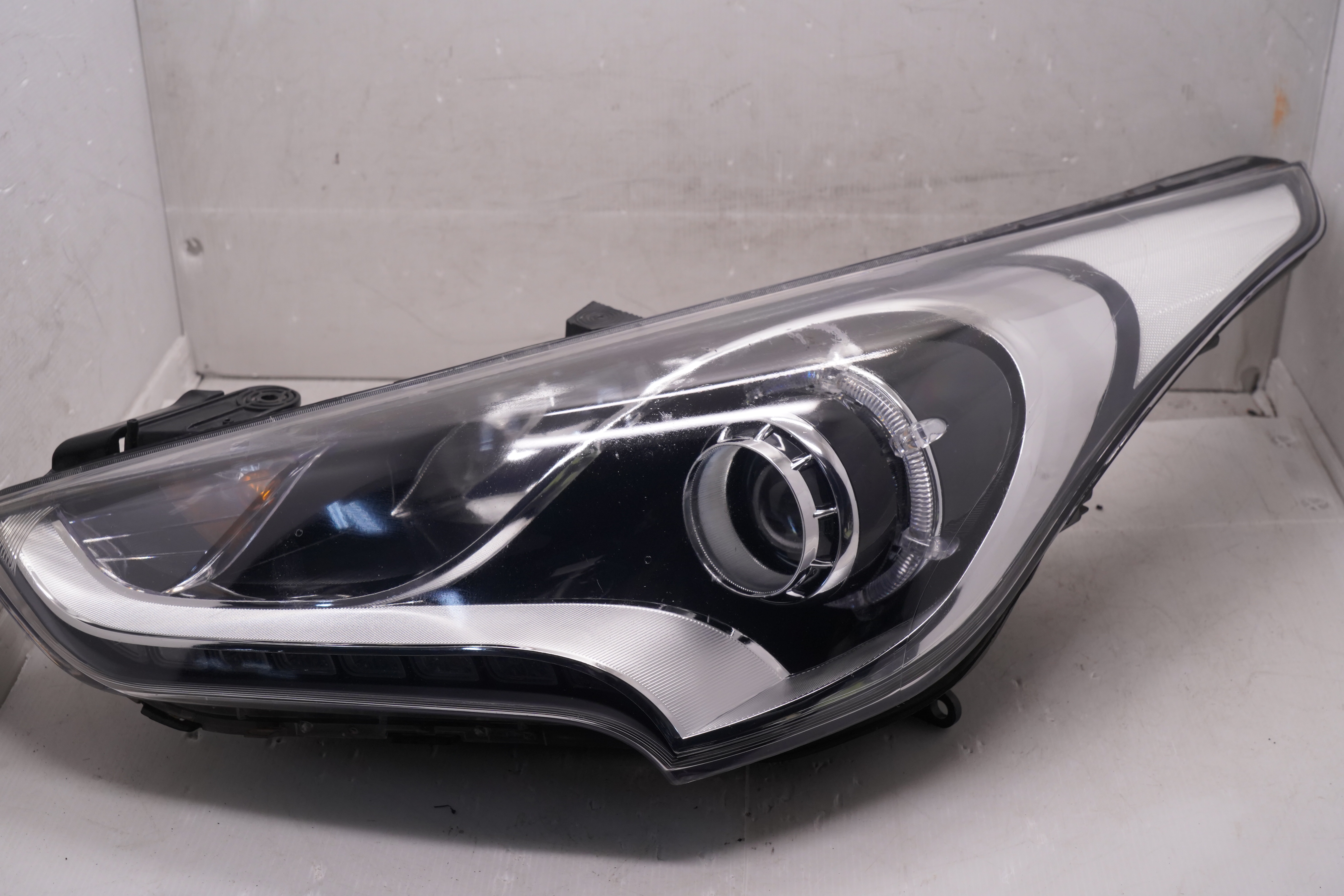 HYUNDAI VELOSTER 2011-2017 LENS HALOGEN L.H.S HEADLIGHT GENUINE