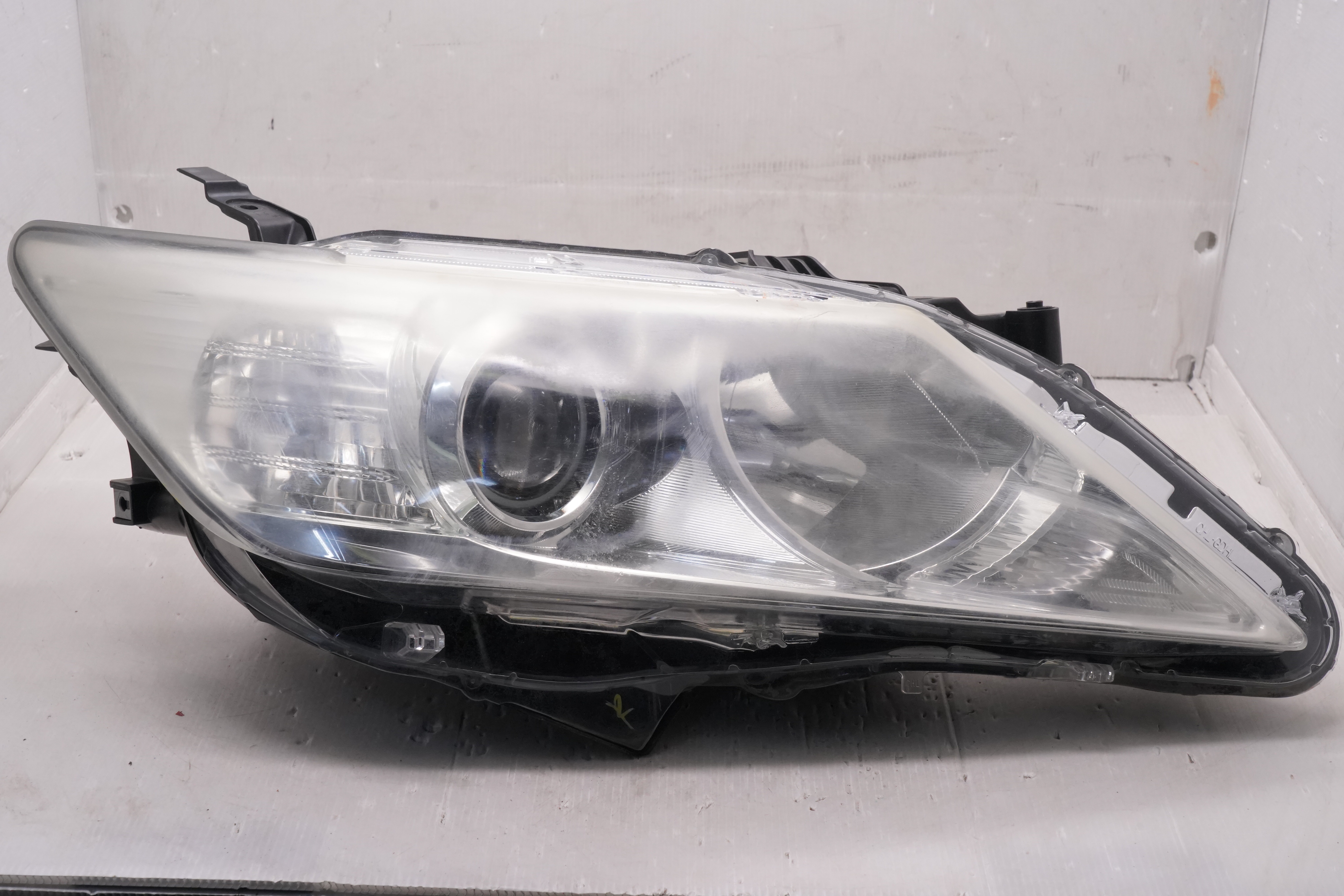 TOYOTA CAMRY/AURION ACV41L 2012-2014 HALOGEN R.H.S HEADLIGHT GENUINE