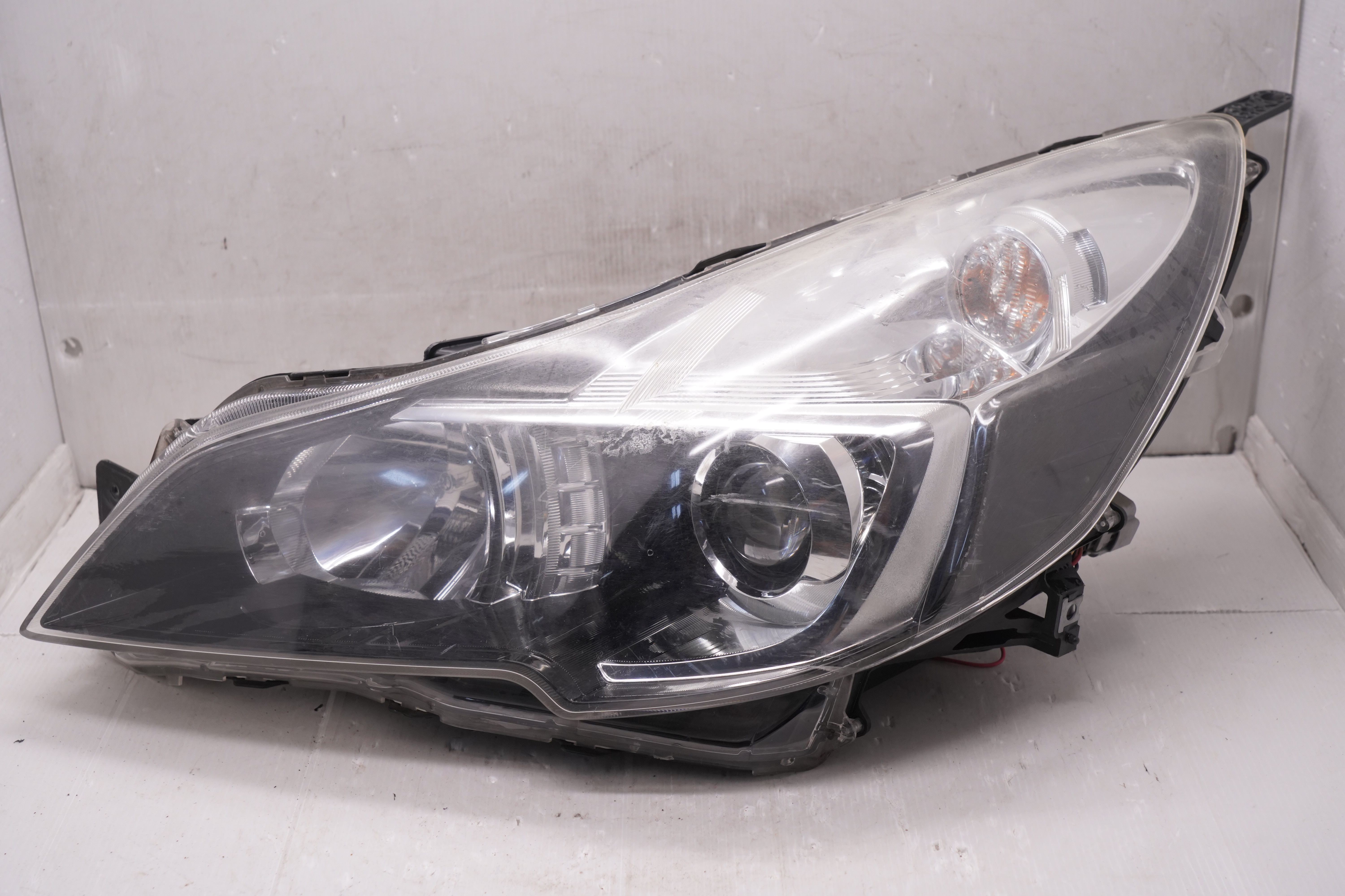 SUBARU FORESTER 2013-2015 HALOGEN L.H.S HEADLIGHT GENUINE