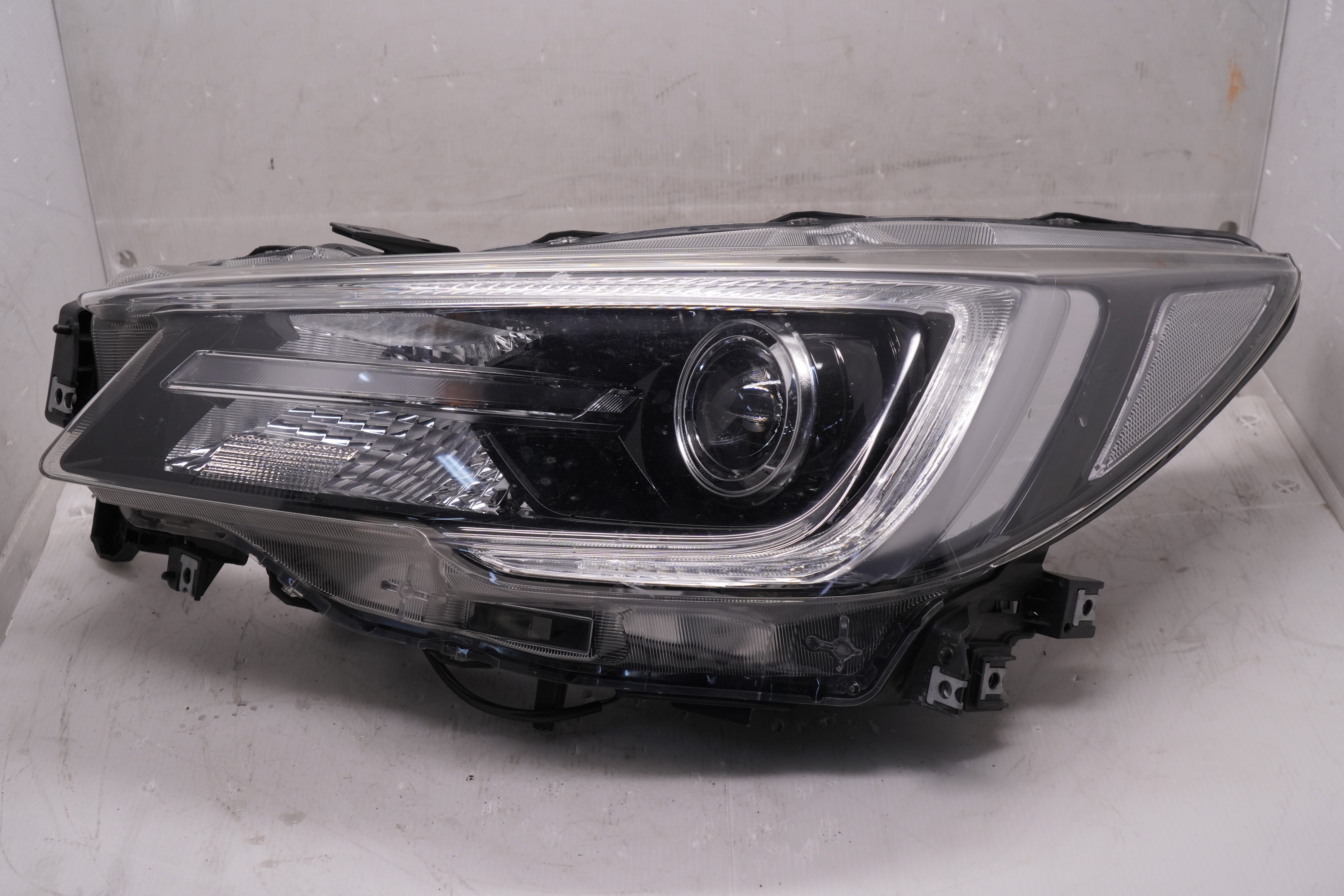 SUBARU LIBERTY OUTBACK 2018-2019 LED L.H.S HEADLIGHT