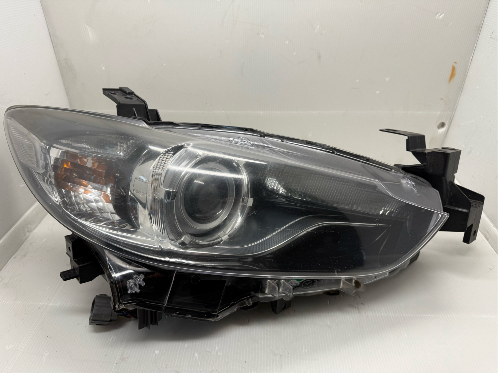 MAZDA 6 2013-2014 XENON R.H.S HEADLIGHT GENUINE