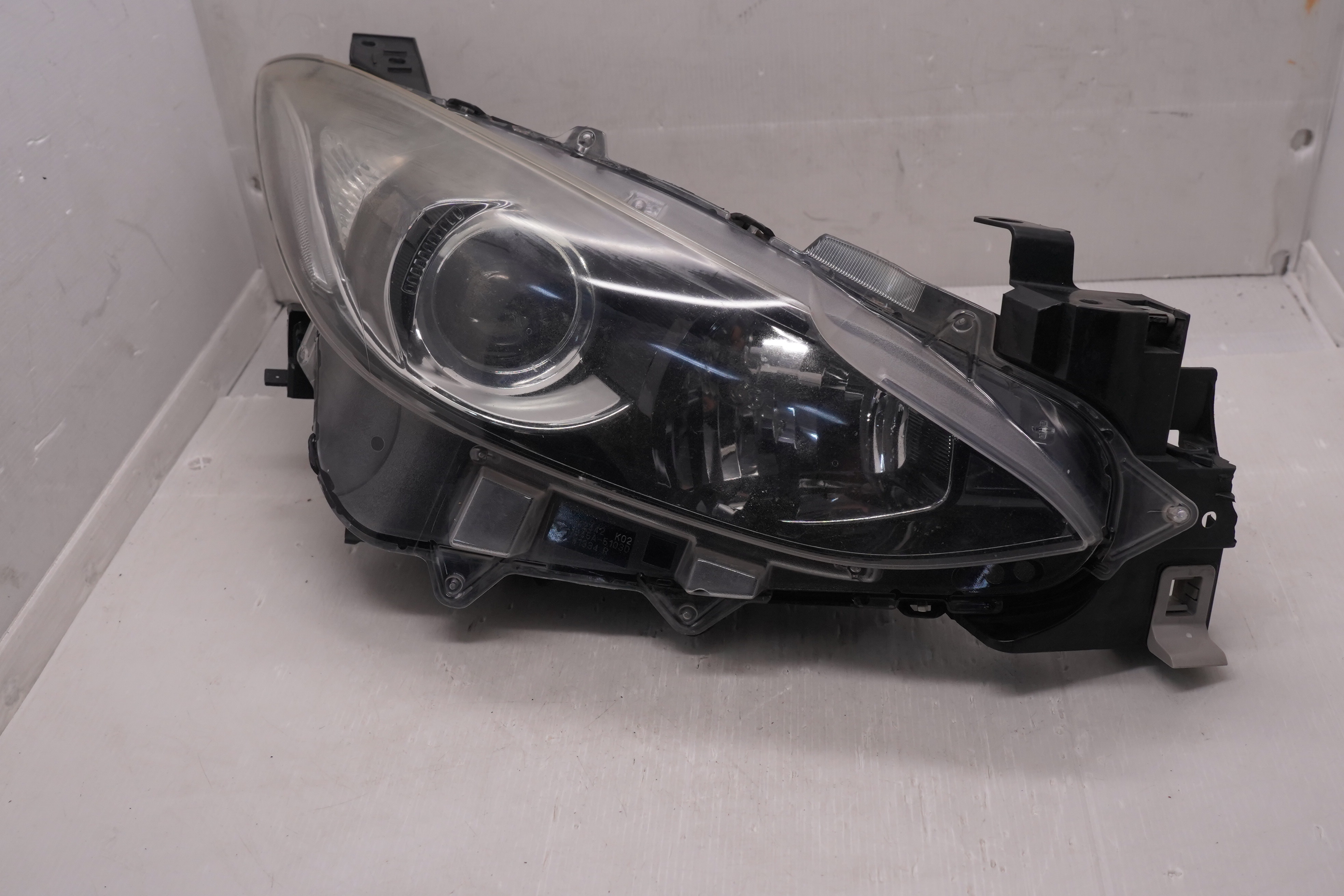 MAZDA 3 2014-2016 HALOGEN R.H.S HEADLIGHT GENUINE