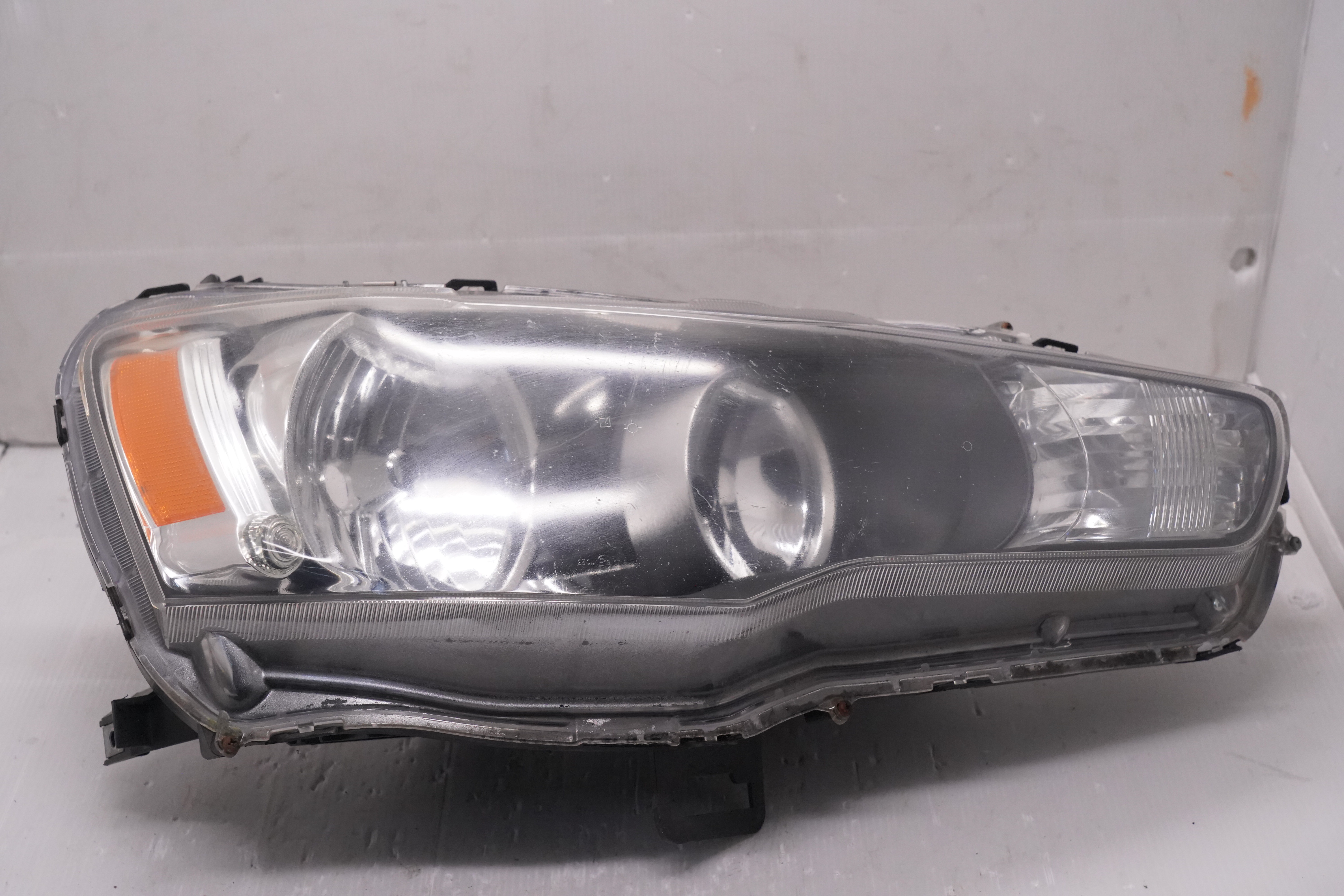 MITSUBISHI LANCER 2008-2018 HALOGEN R.H.S HEADLIGHT GENUINE