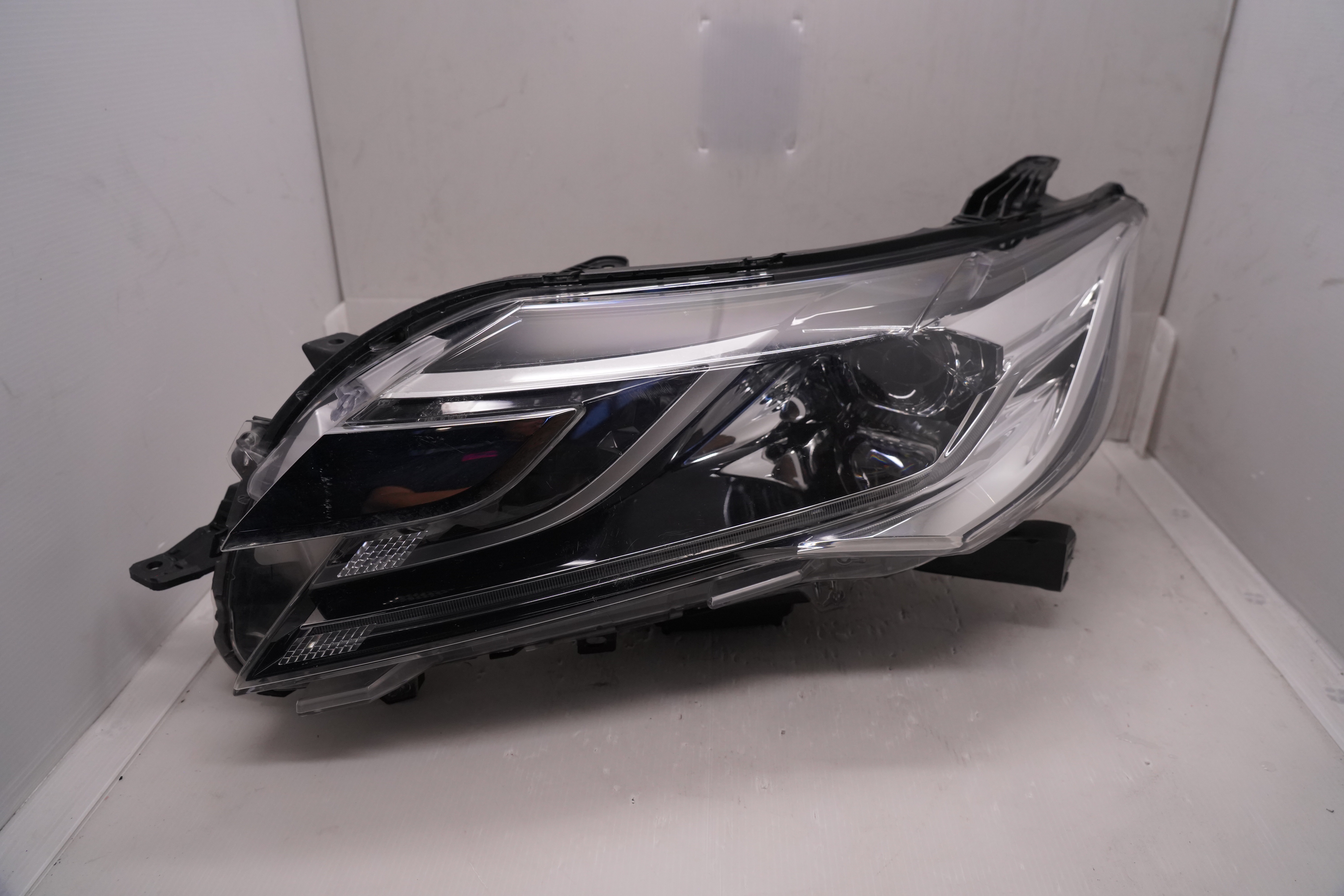 MITSUBISHI PAJERO SPORT 3 2015-2019 LED R.H.S HEADLIGHT GENUINE