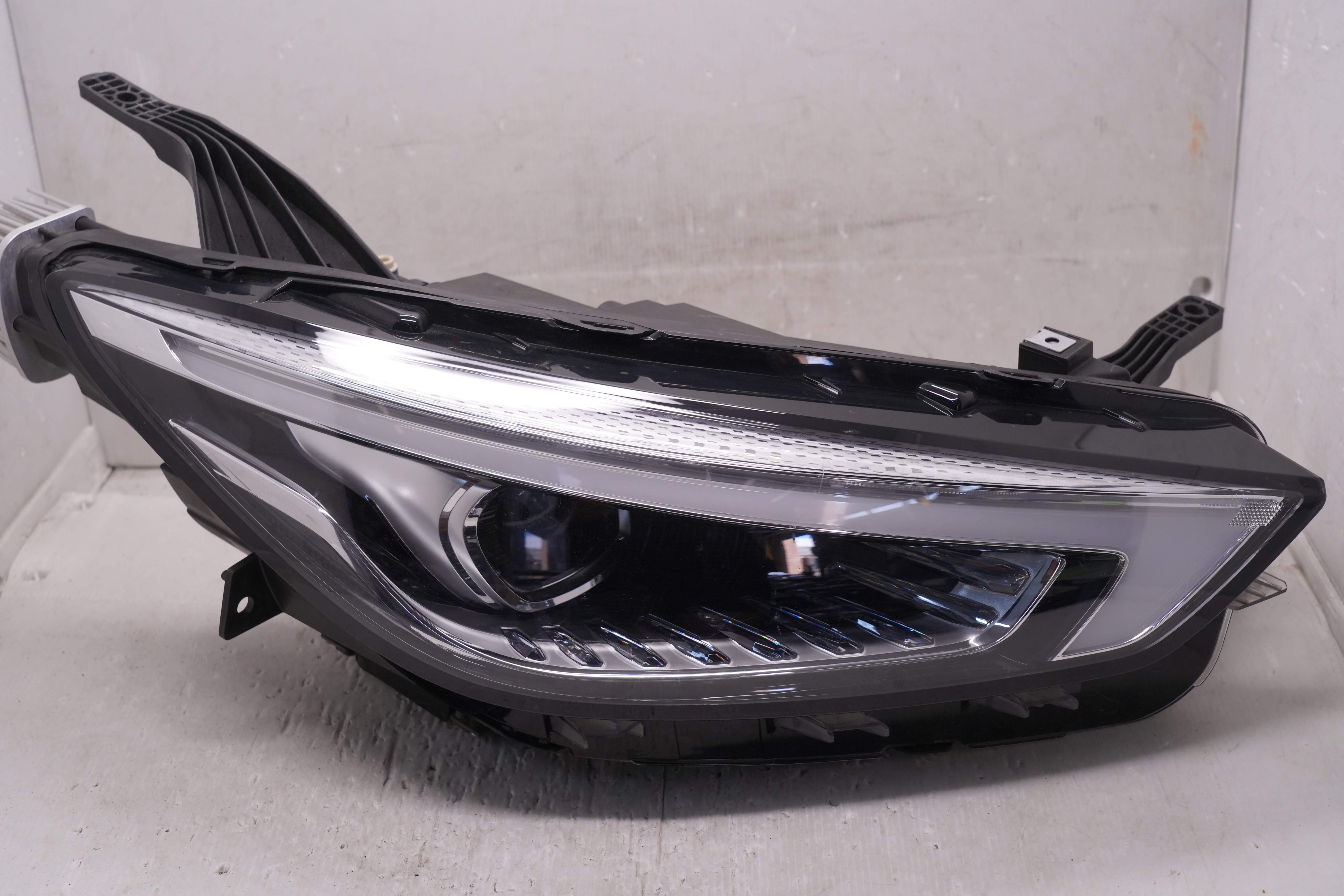 MG ZST 2021-2024 LED R.H.S HEADLIGHT GENUINE