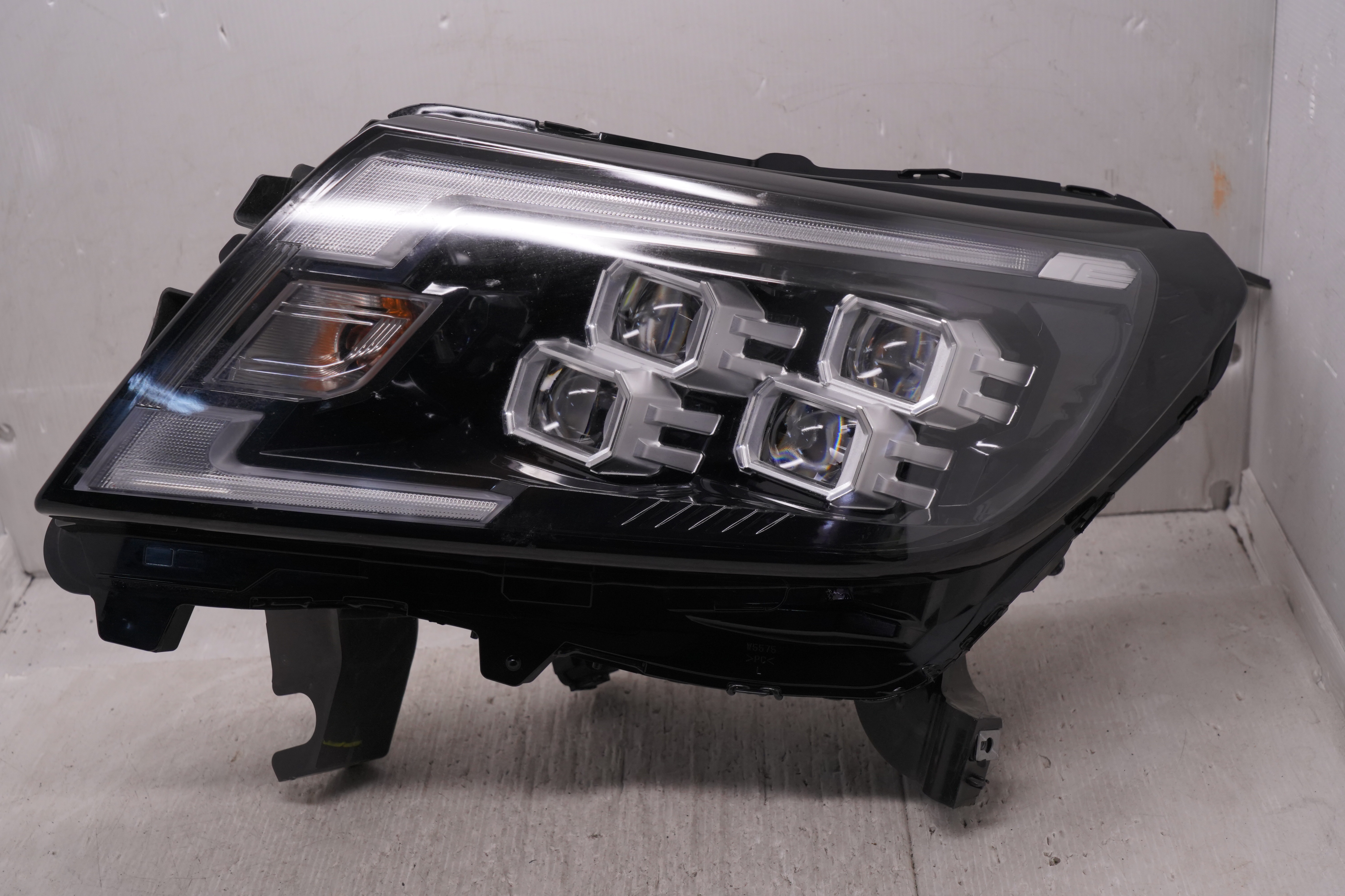 NISSAN NAVARA 2021-2023 LED L.H.S HEADLIGHT GENUINE