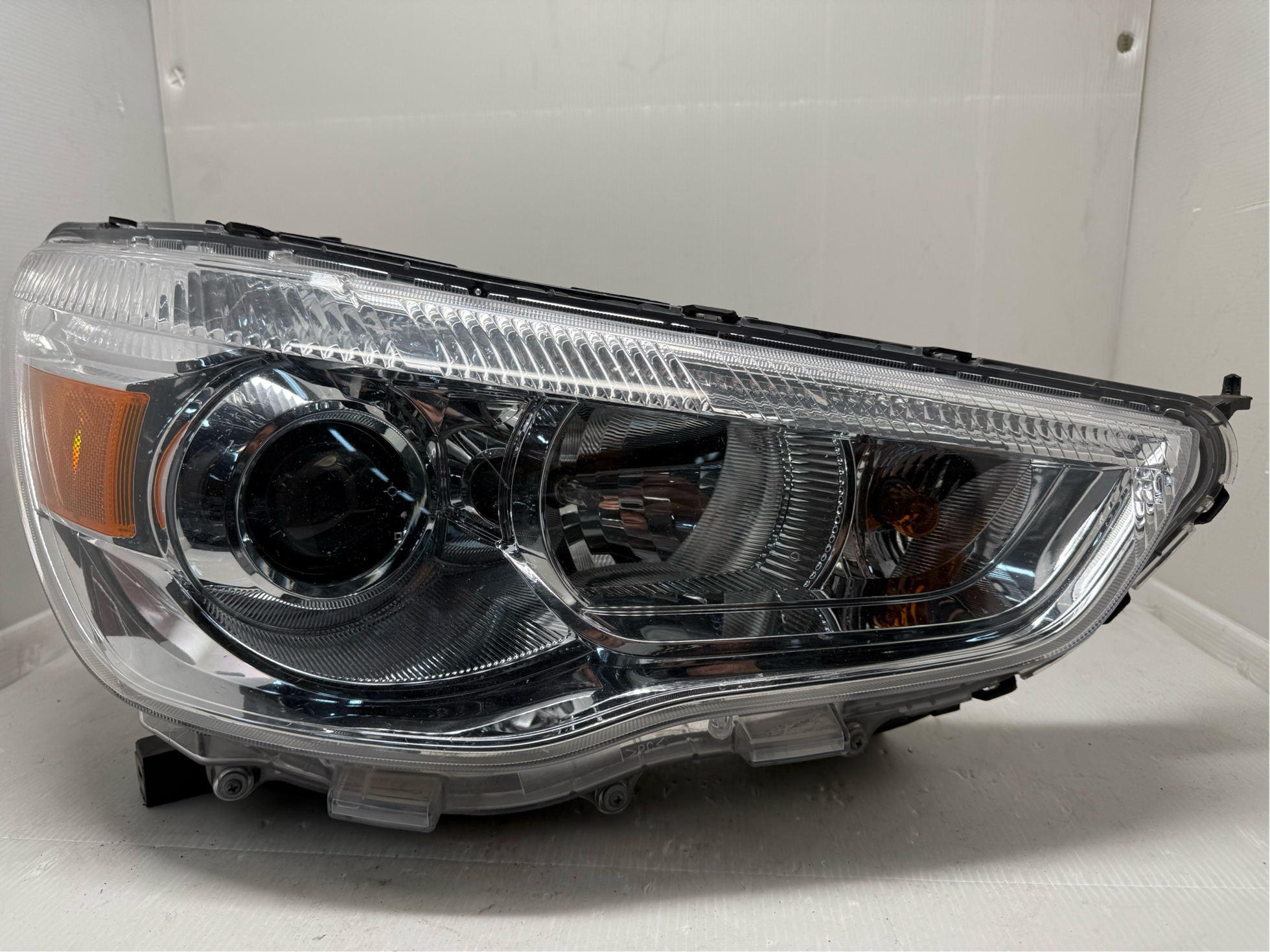 MITSUBISHI ASX 2010-2018 HALOGEN R.H.S HEADLIGHT