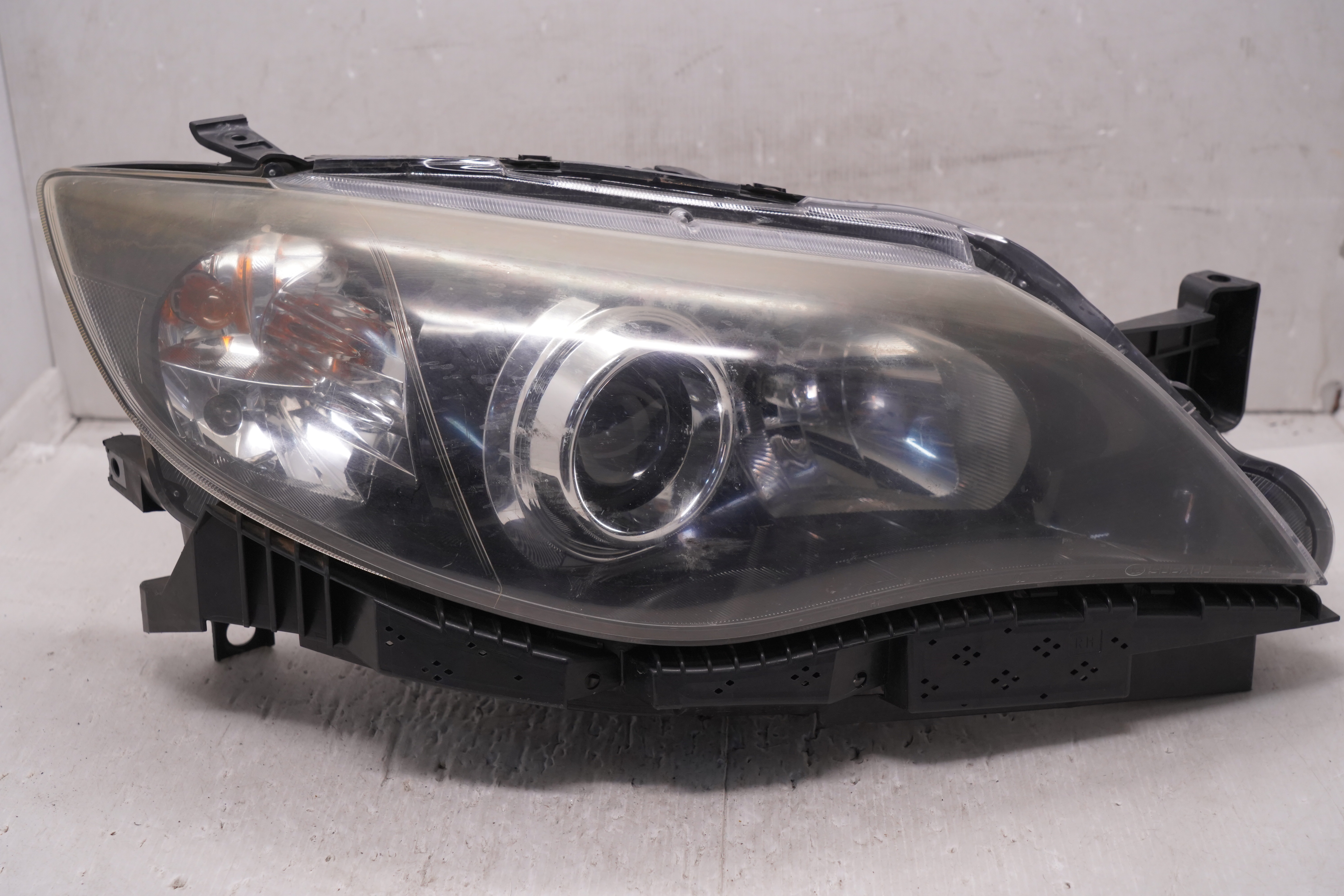 SUBARU IMPREZA 2008-2011 LENS HALOGEN R.H.S HEADLIGHT GENUINE