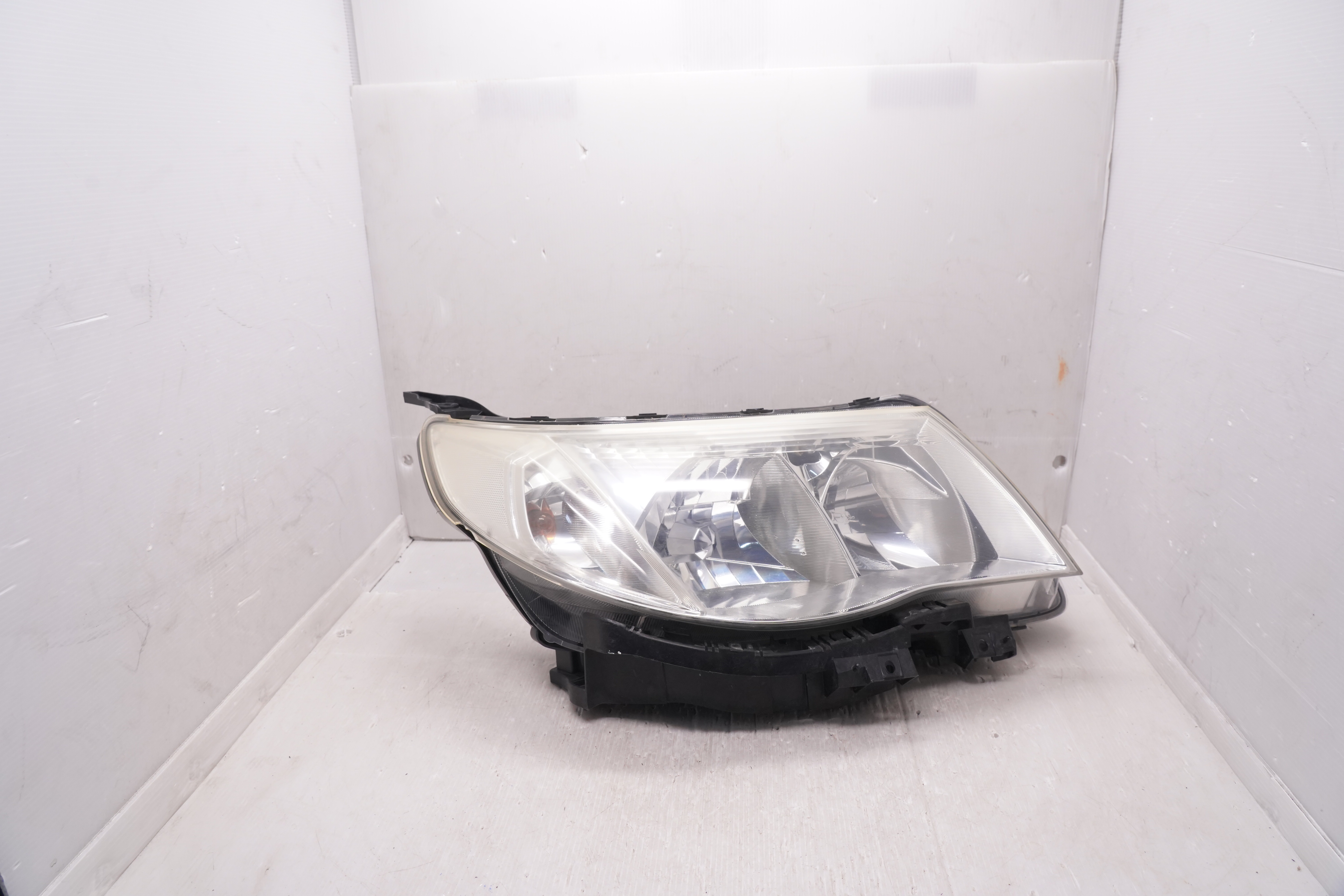 SUBARU FORESTER 2009-2012 HALOGEN L.H.S HEADLIGHT GENUINE