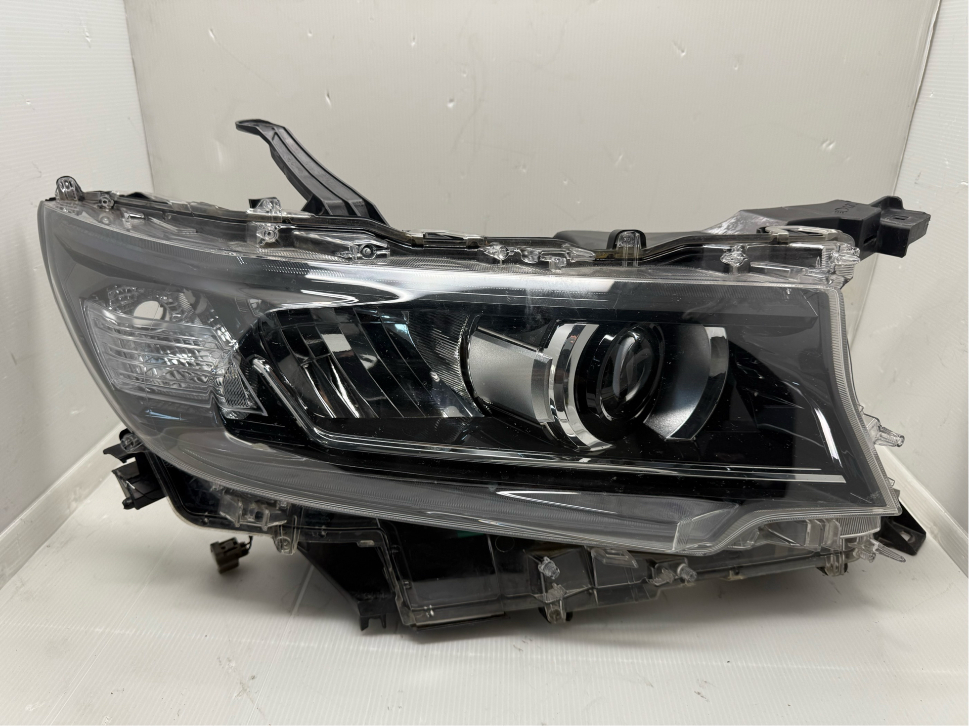 Toyota LANDCRUISER PRADO 150 GDJ150R 2018-2022 LED R.H.S HEADLIGHT
