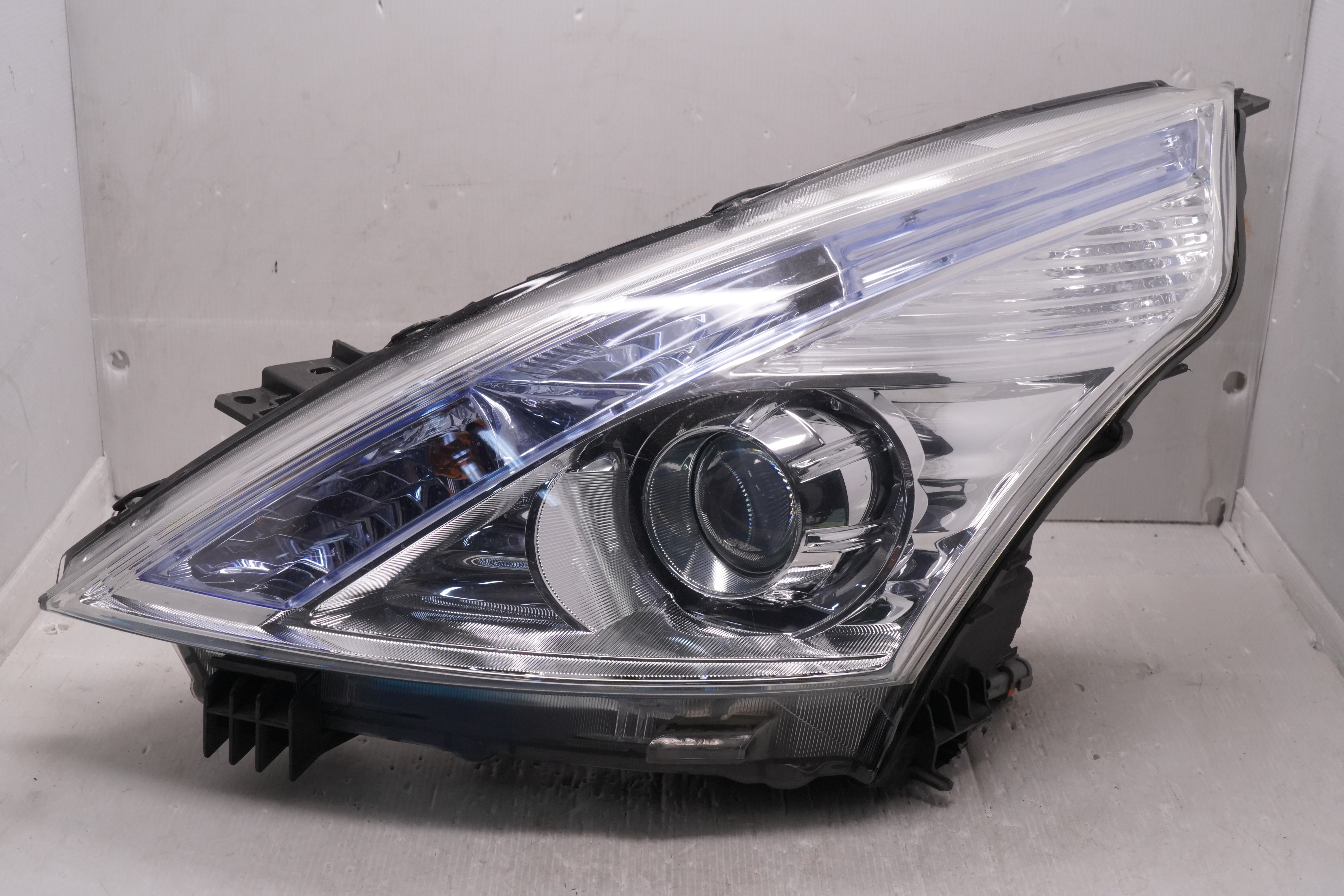 NISSIAN Teana 2008-2013 L.H.S XENON HEADLIGHT GENUINE