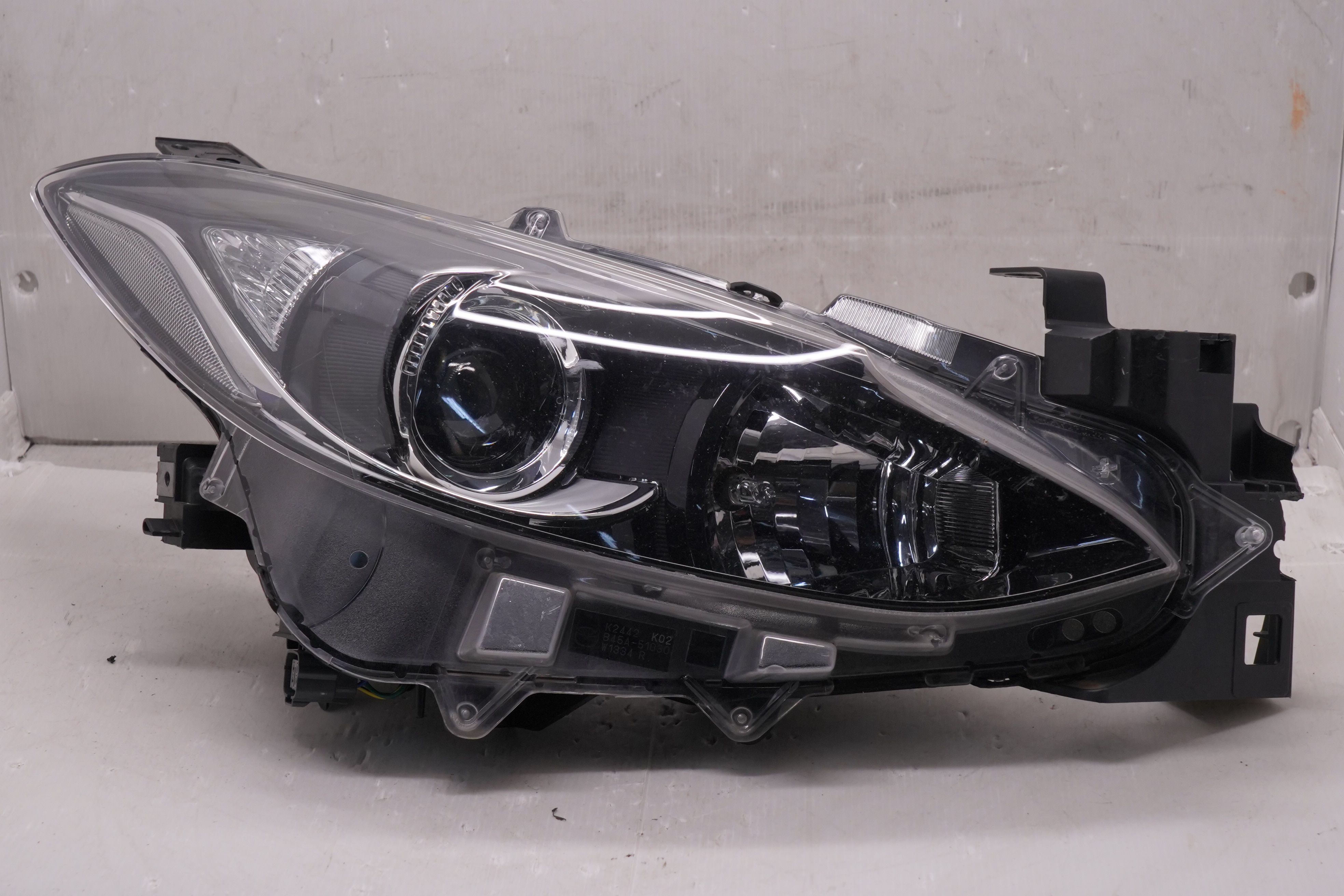 MAZDA 3 2014-2016 HALOGEN R.H.S HEADLIGHT GENUINE