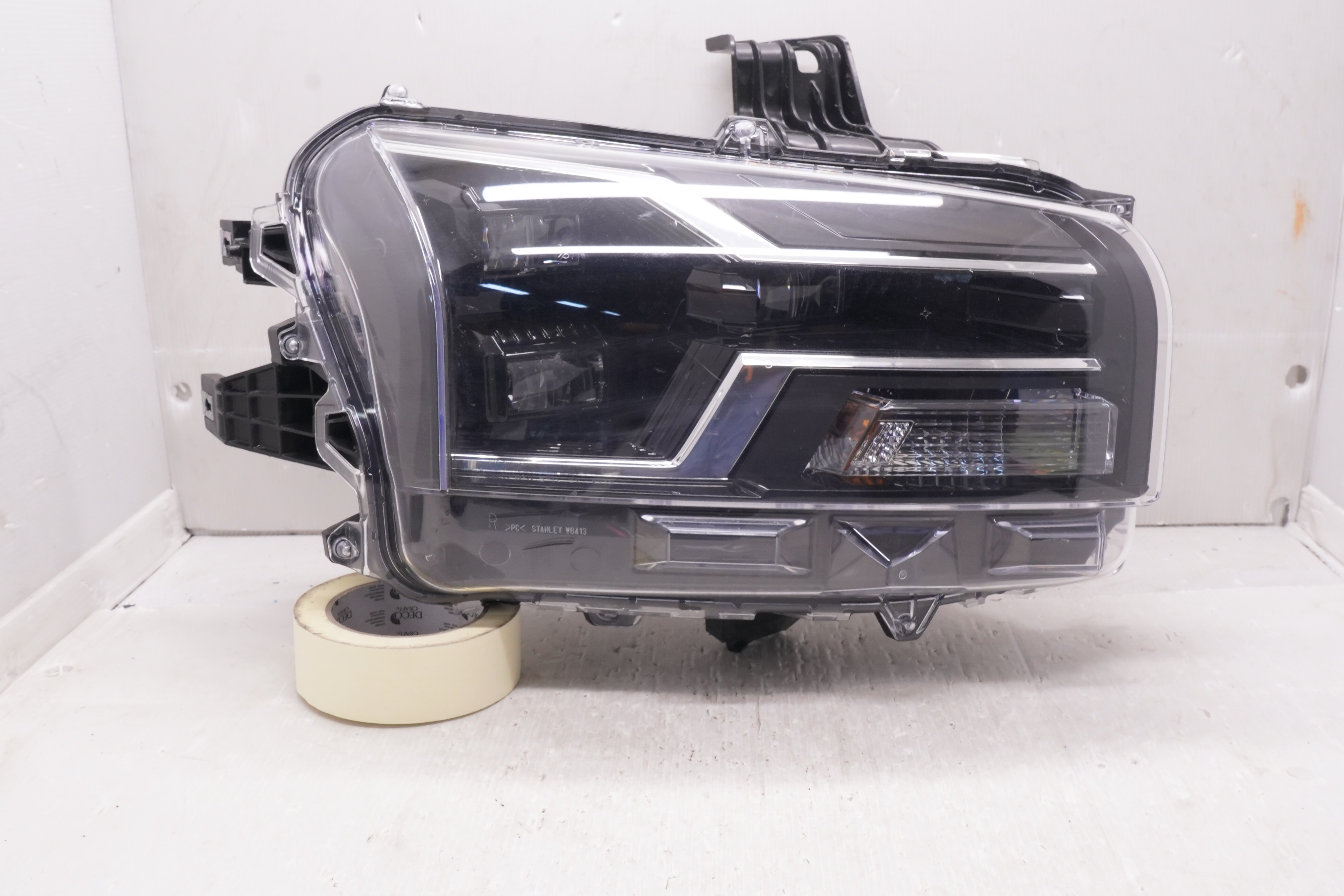MITSUBISHI TRITON L200 2024-2025 LED R.H.S HEADLIGHT GENUINE