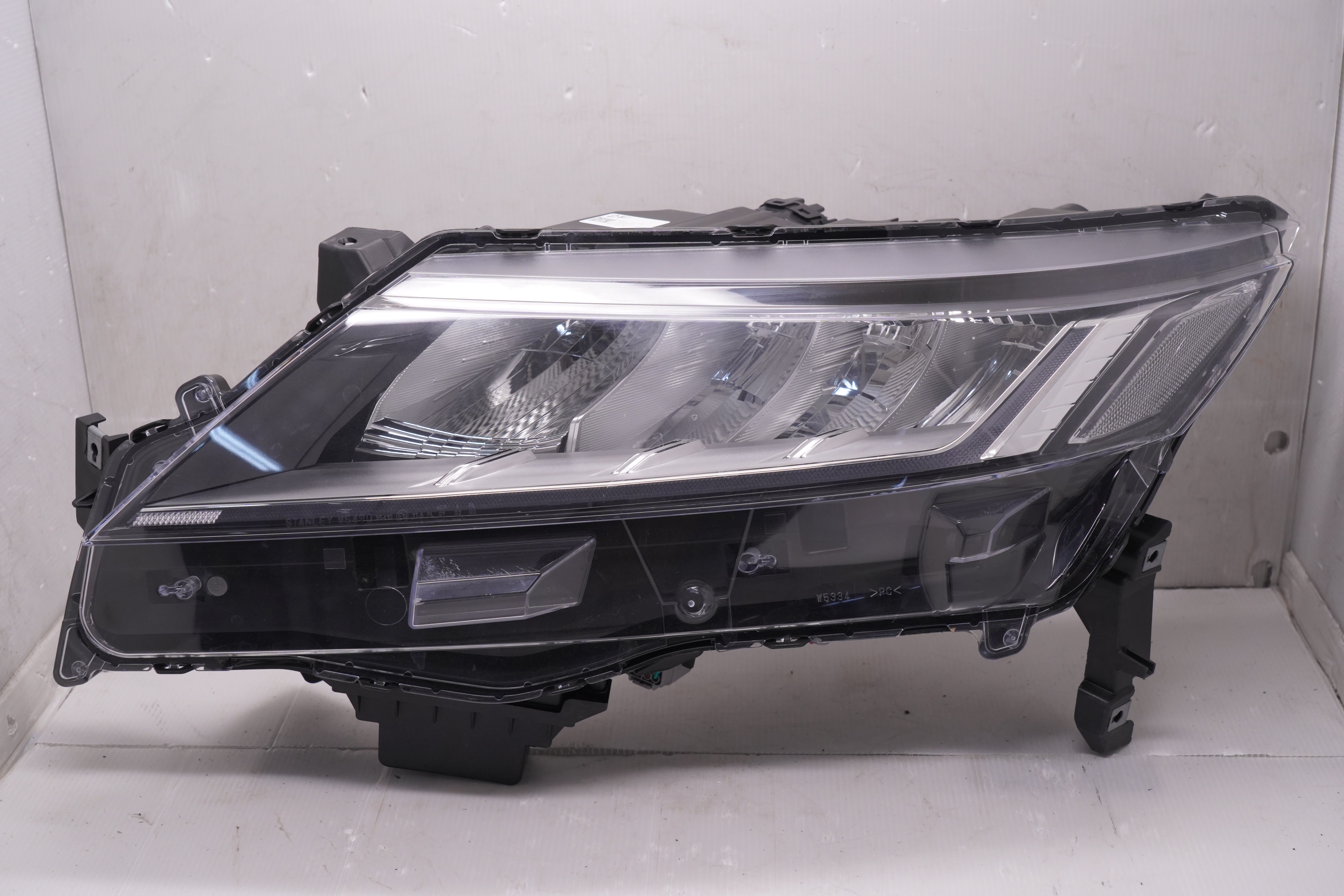 MITSUBISHI ASX 2019-2022 LED L.H.S HEADLIGHT GENUINE