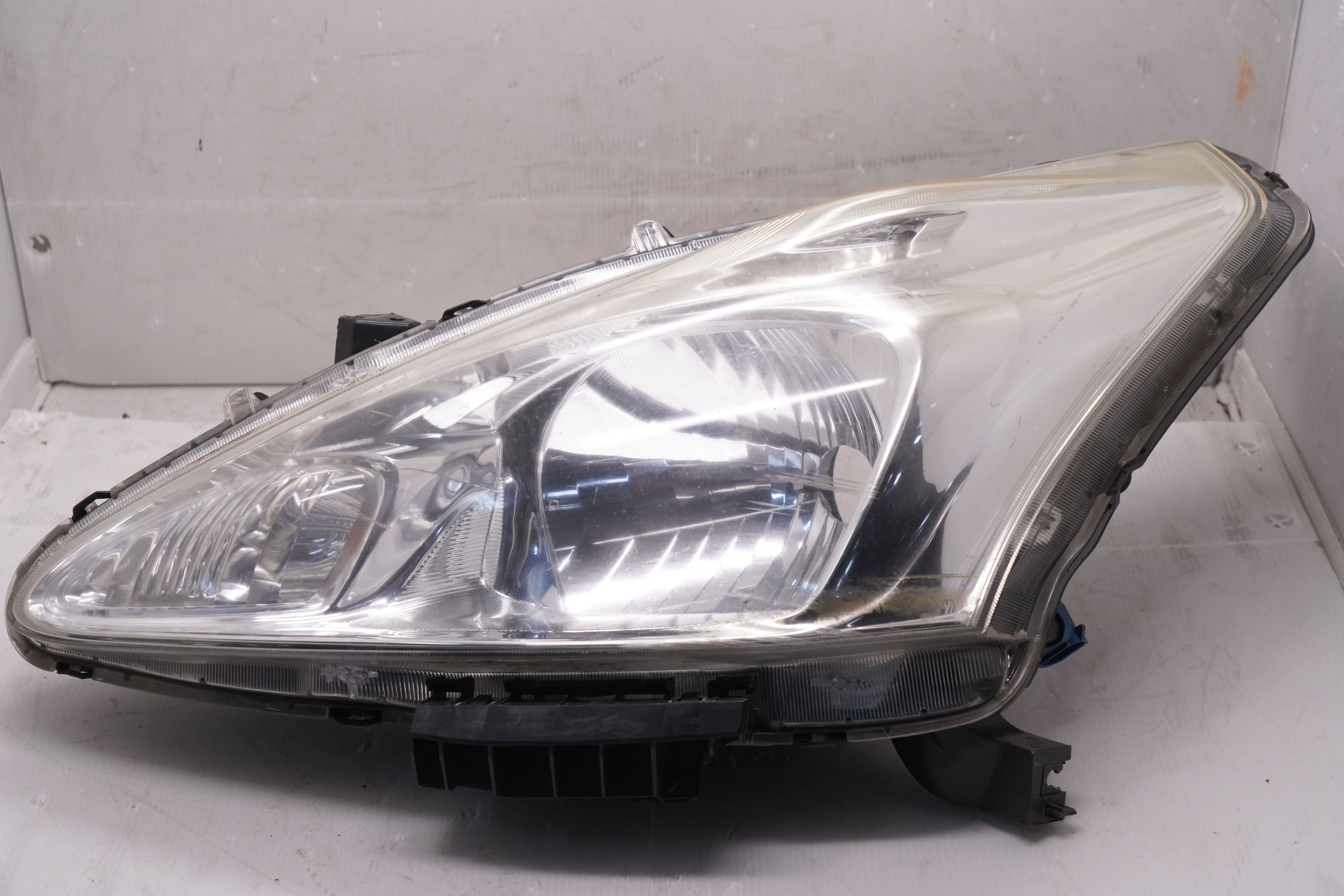 NISSAN TIIDA/PULSAR 2013-2016 HALOGEN L.H.S HEADLIGHT GENUINE