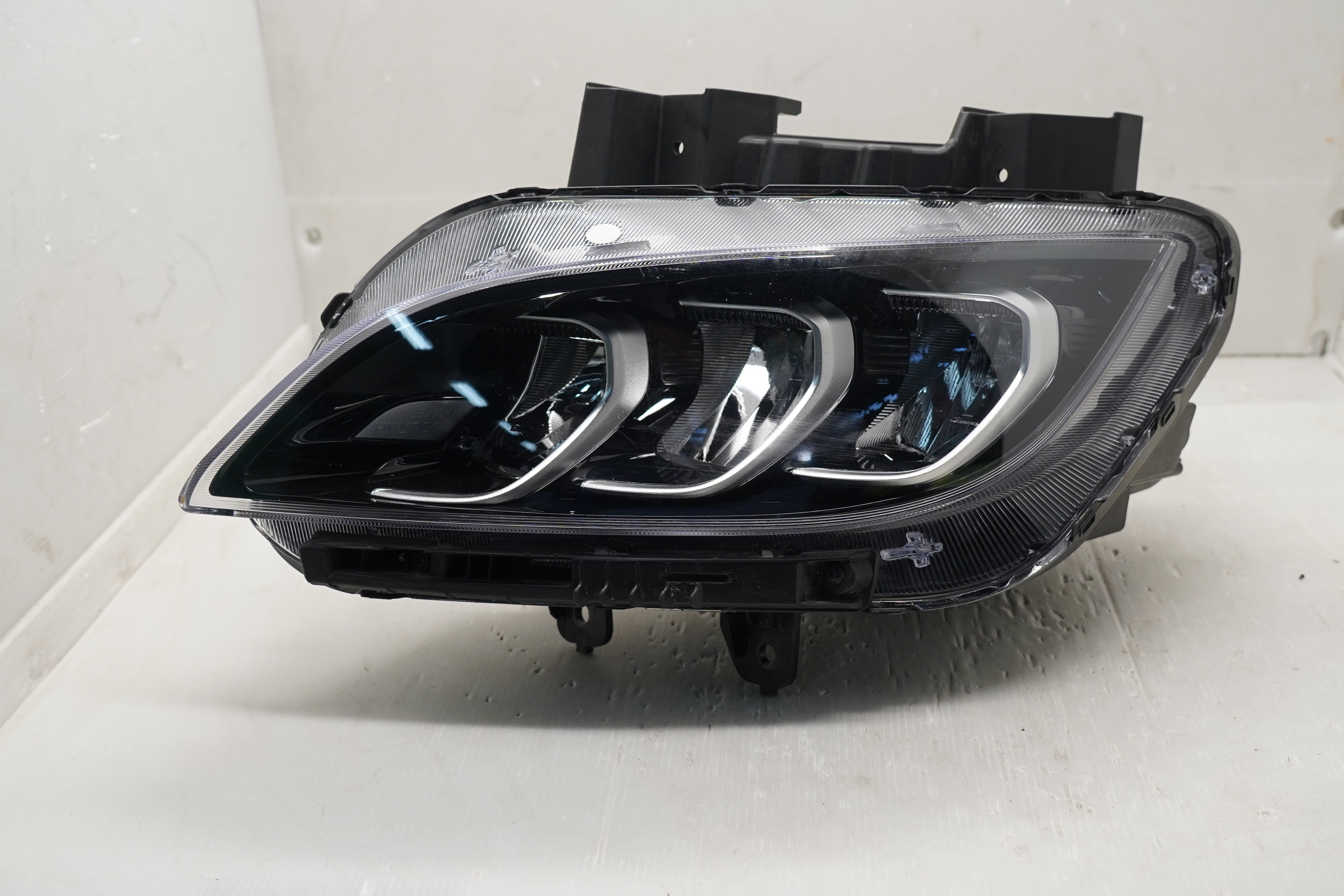 HYUNDAI KONA 2020-2024 LED L.H.S HEADLIGHT GENUINE