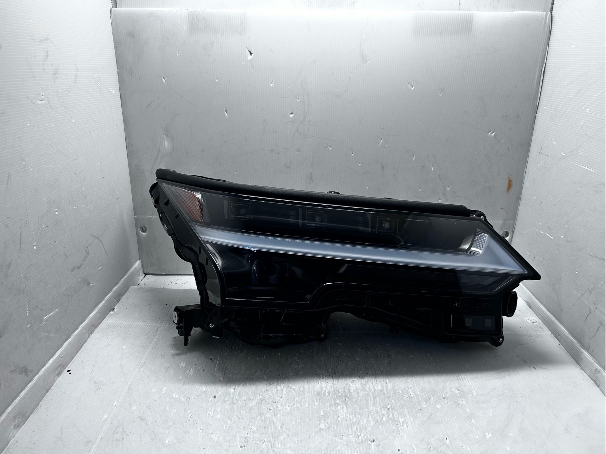 LEXUS GX 550 2025 LED R.H.S HEADLIGHT GENUINE