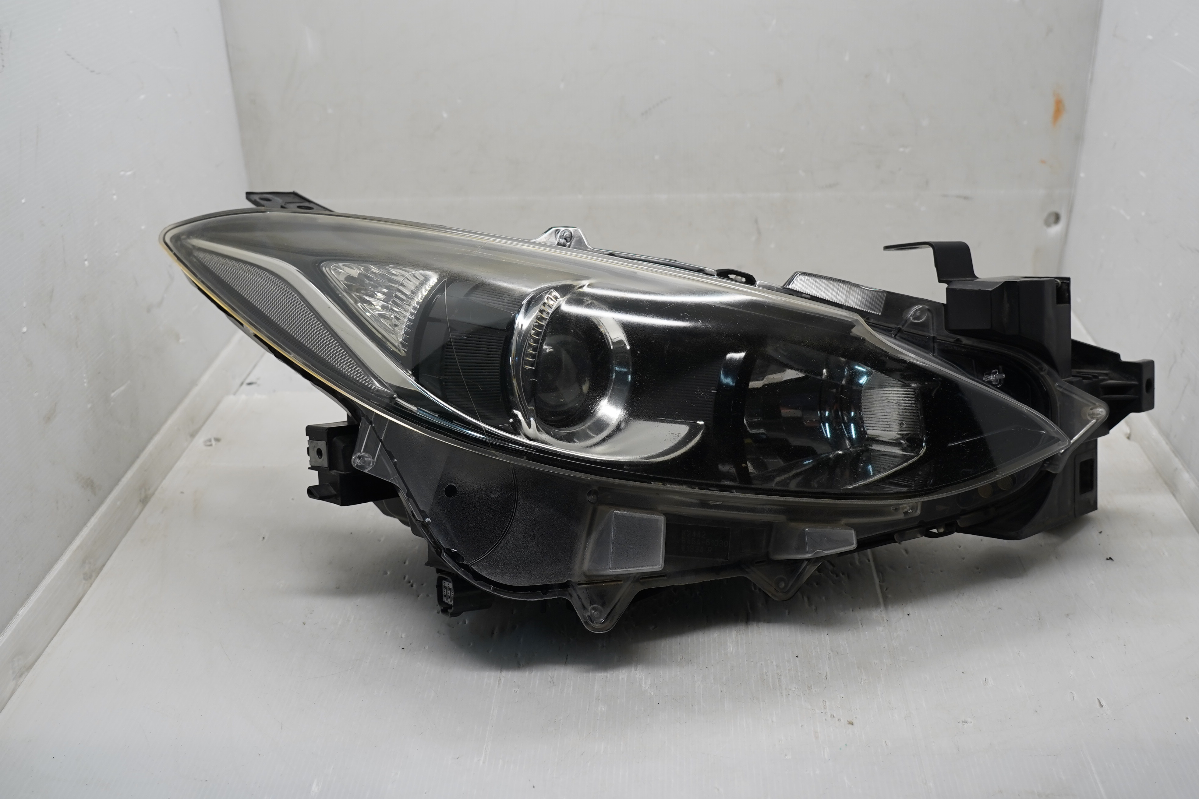 MAZDA 3 2014-2016 HALOGEN R.H.S HEADLIGHT GENUINE