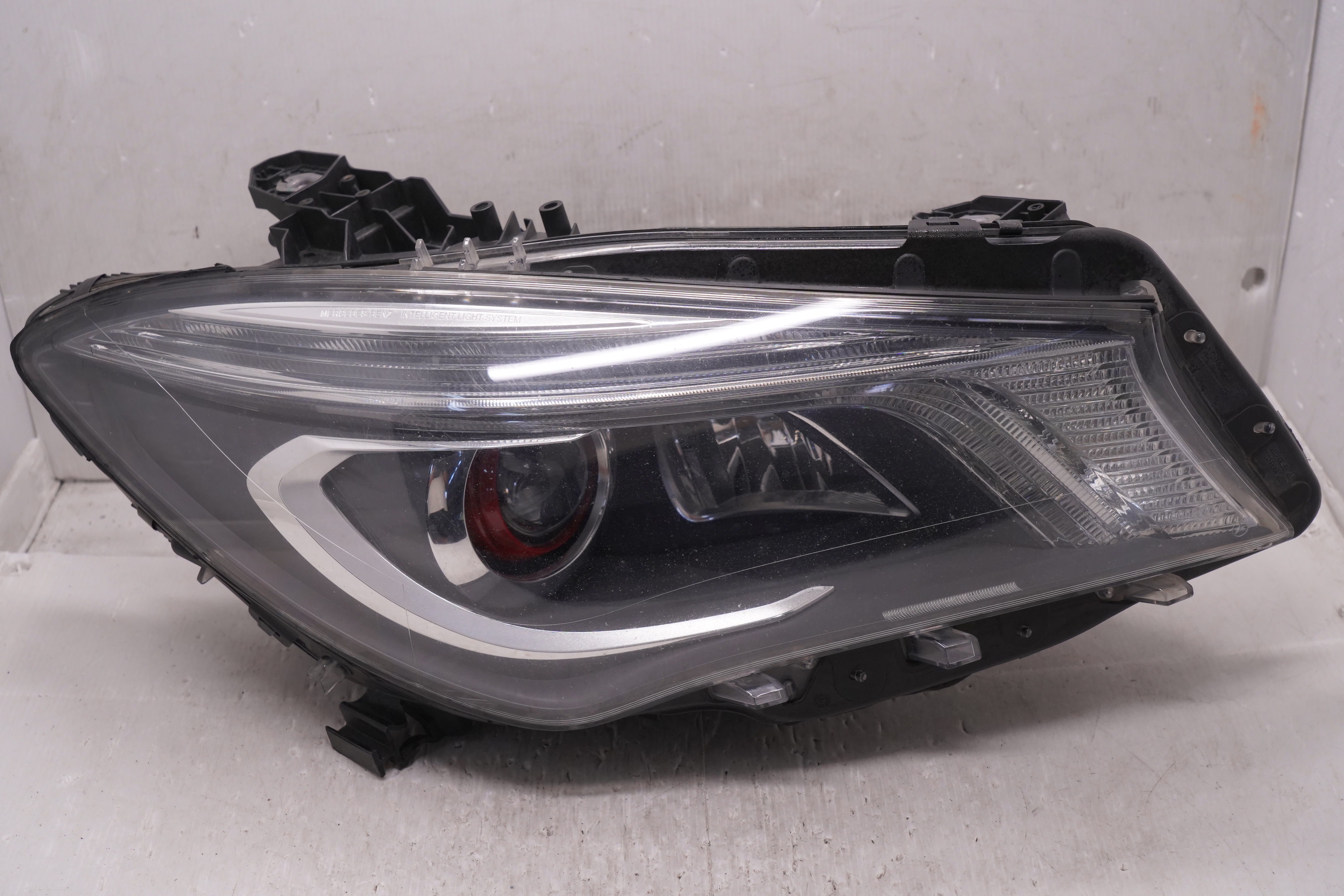 MERCEDES-BENZ CLA-CLASS W117 CLA250 2012-2015 XENON R.H.S HEADLIGHT GENUINE