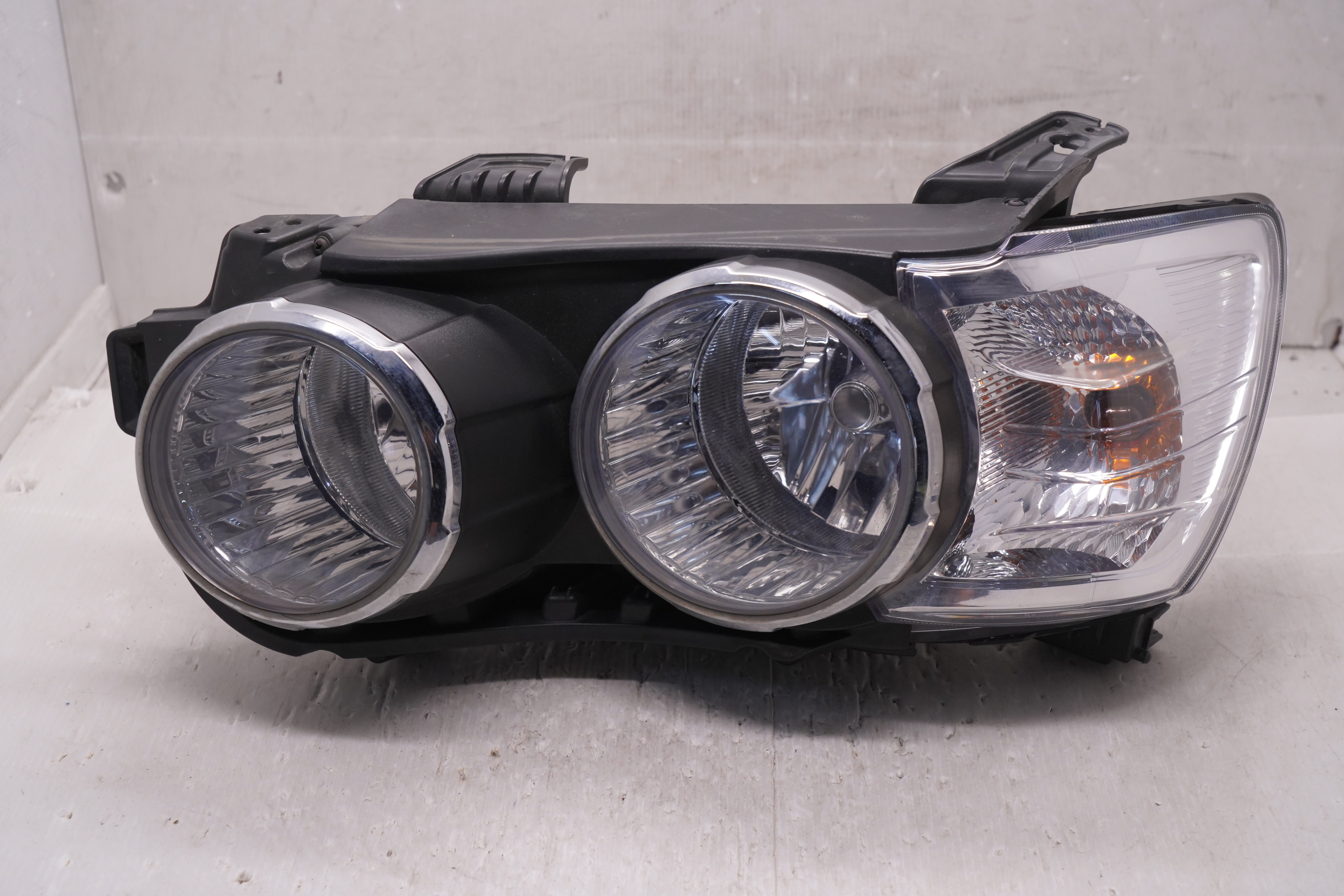 HOLDEN AVEO 2010-2014 HALOGEN L.H.S HEADLIGHT GENUINE