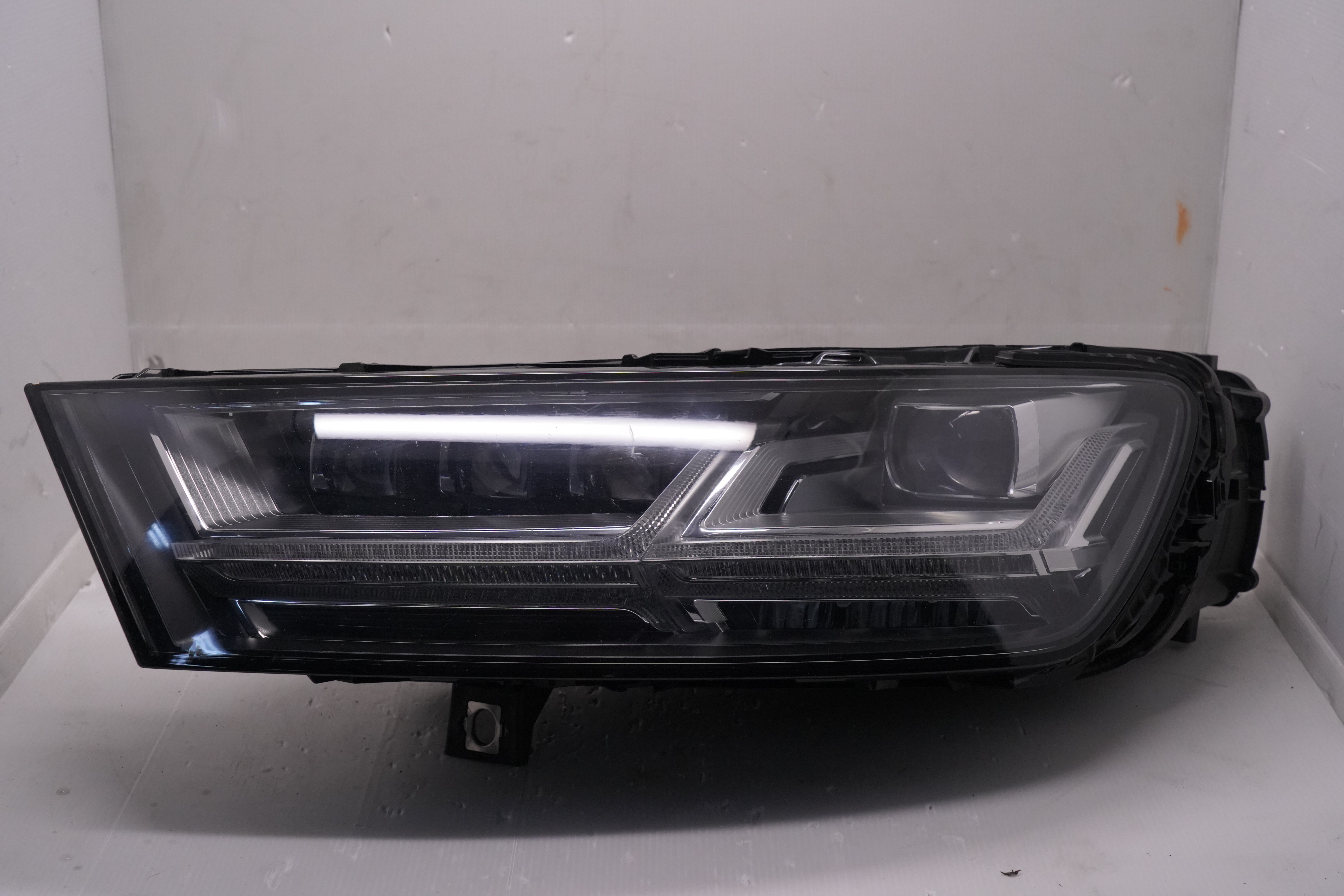 AUDI Q7 2016-2019 LED L.H.S HEADLIGHT GENUINE