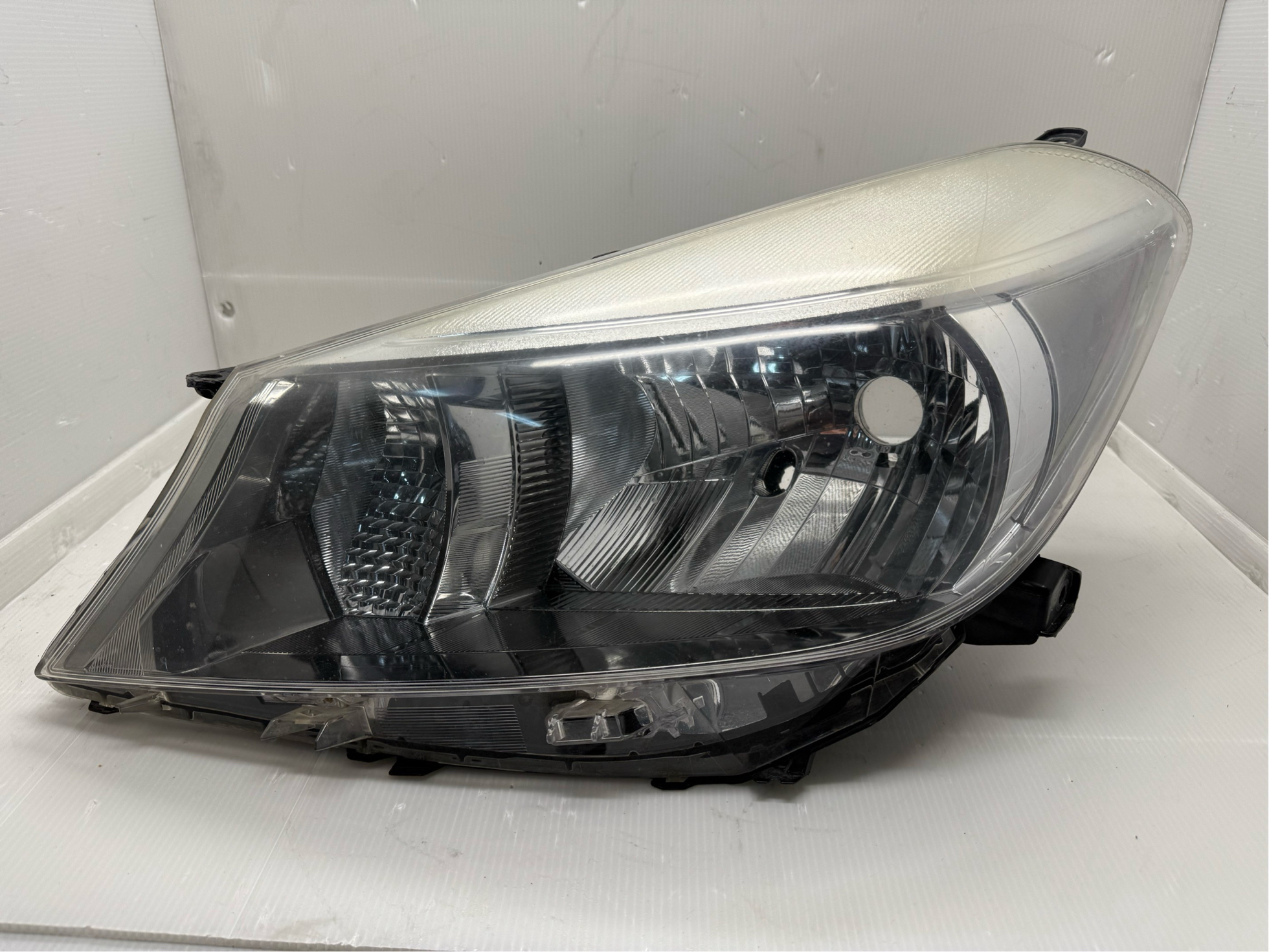 Toyota YARIS III VITZ 2009-2014 L.H.S HEADLIGHT GENUINE